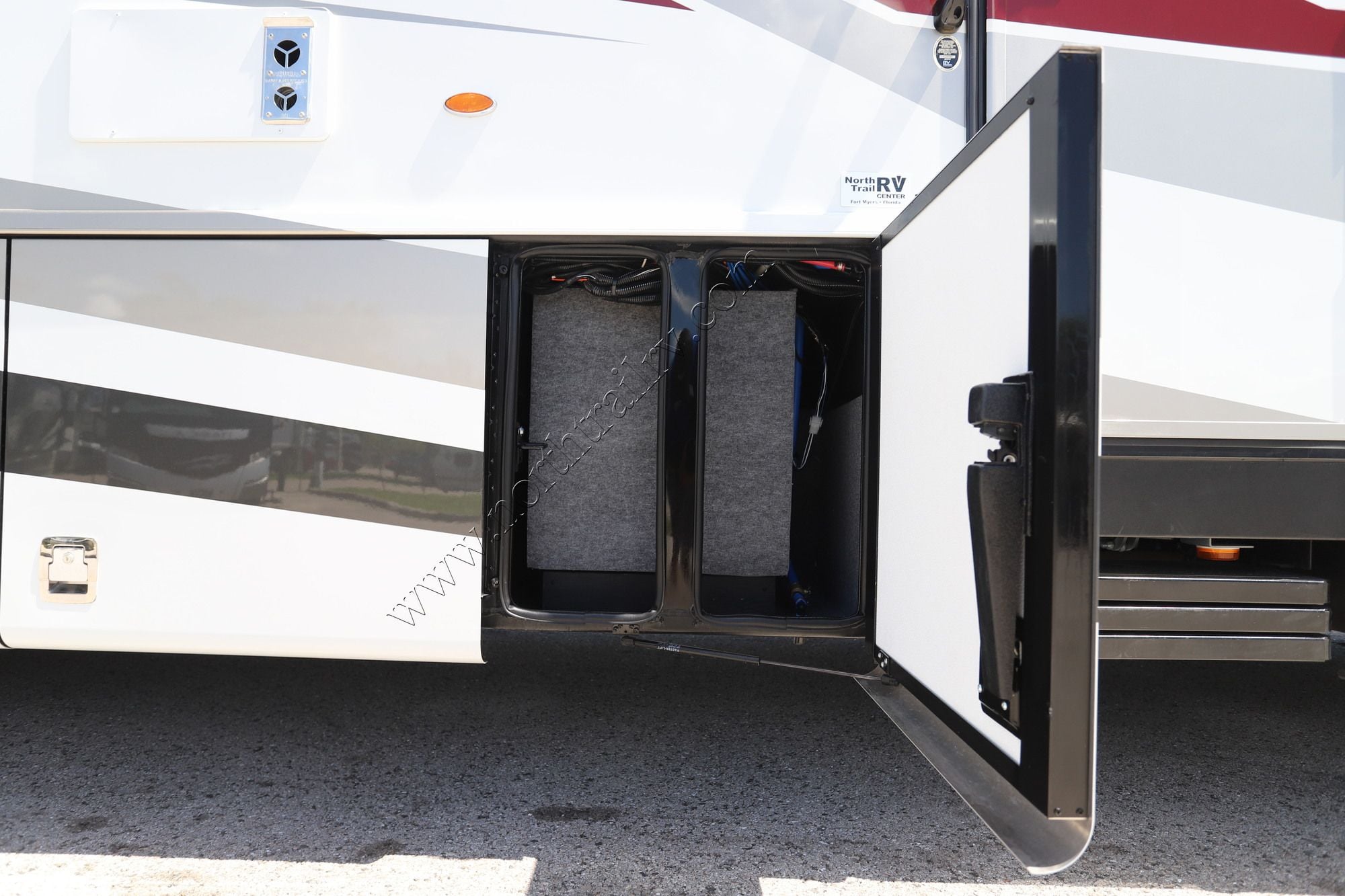 New 2027 Newmar Canyon Star 3947 Class A  For Sale