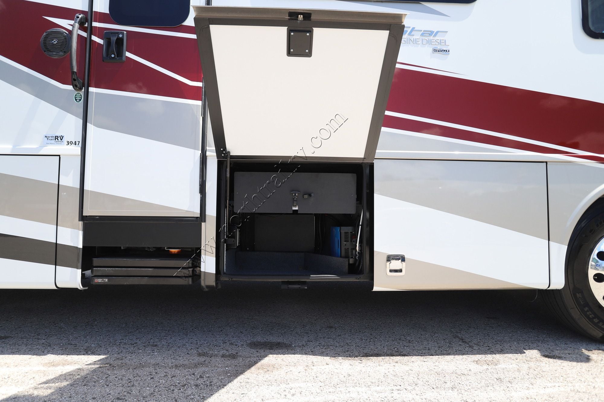 New 2027 Newmar Canyon Star 3947 Class A  For Sale