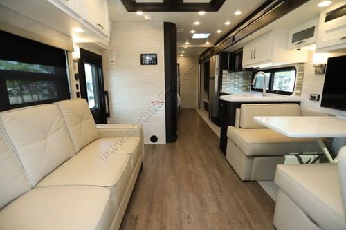 2027 Newmar Canyon Star 3947