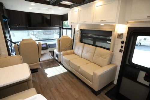 2027 Newmar Canyon Star 3947