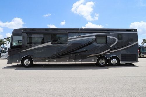 2020 Newmar London Aire 4579