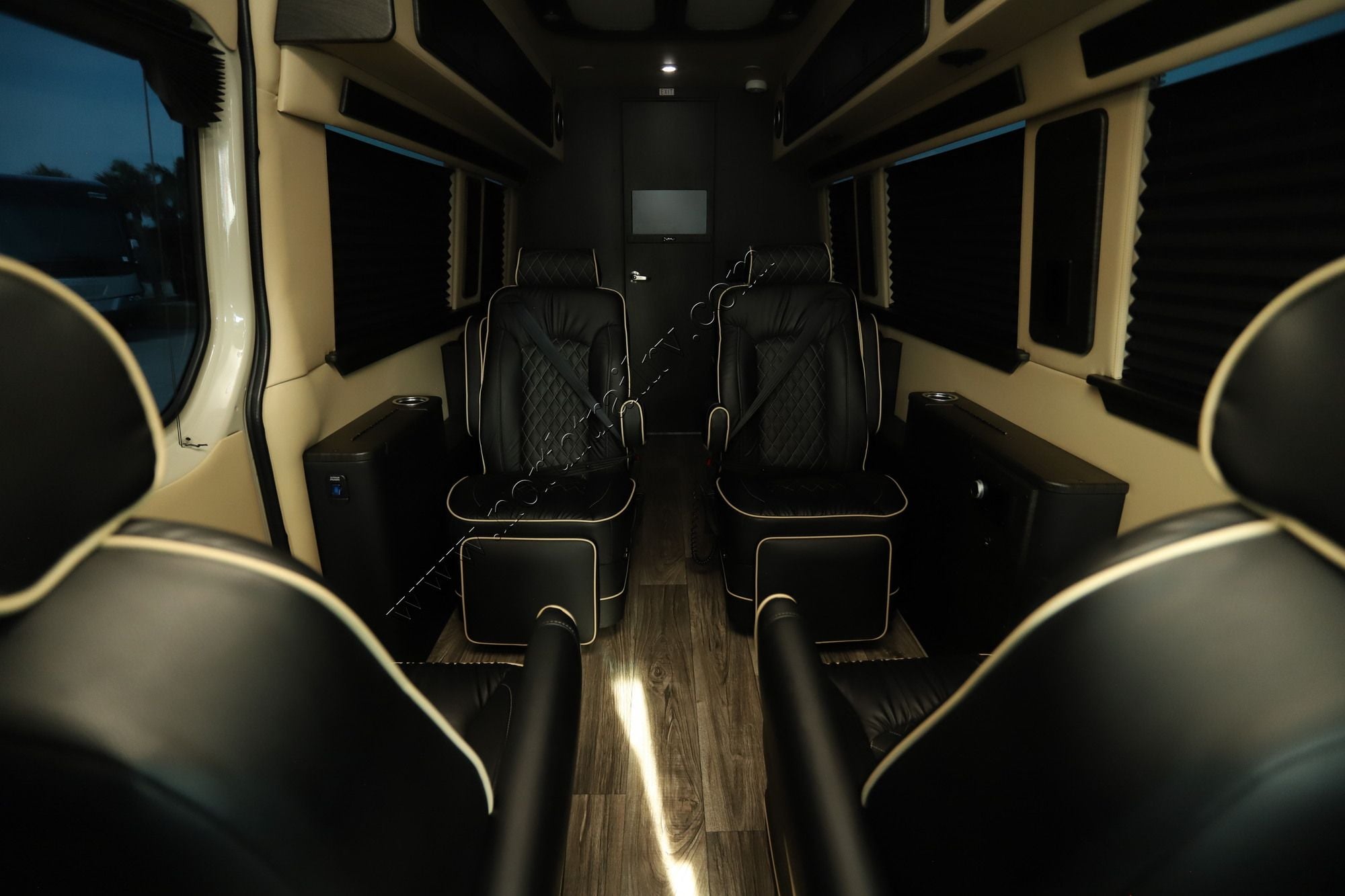 Used 2024 Midwest Luxe Cruiser D6 Class B  For Sale