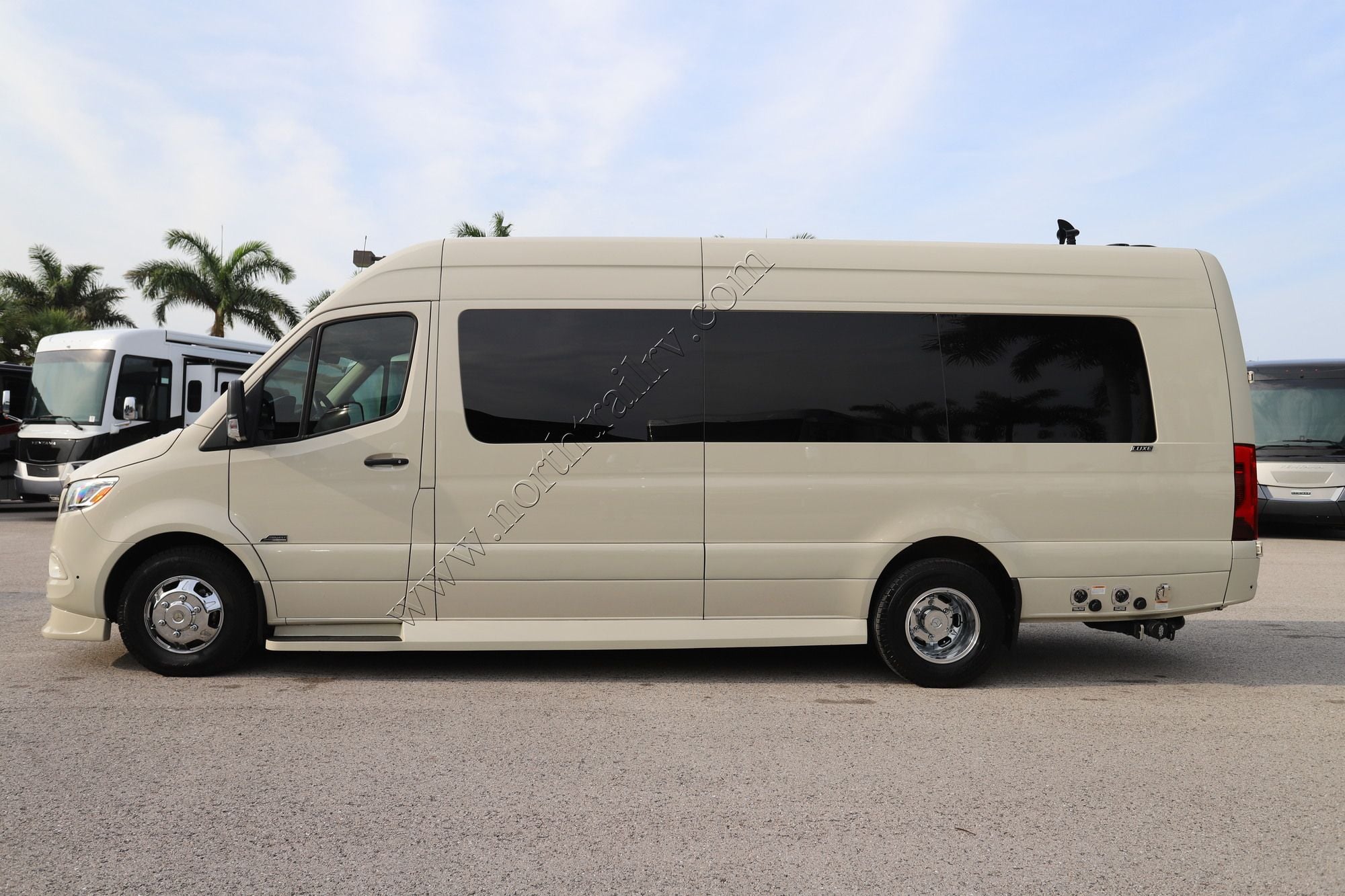 Used 2024 Midwest Luxe Cruiser D6 Class B  For Sale