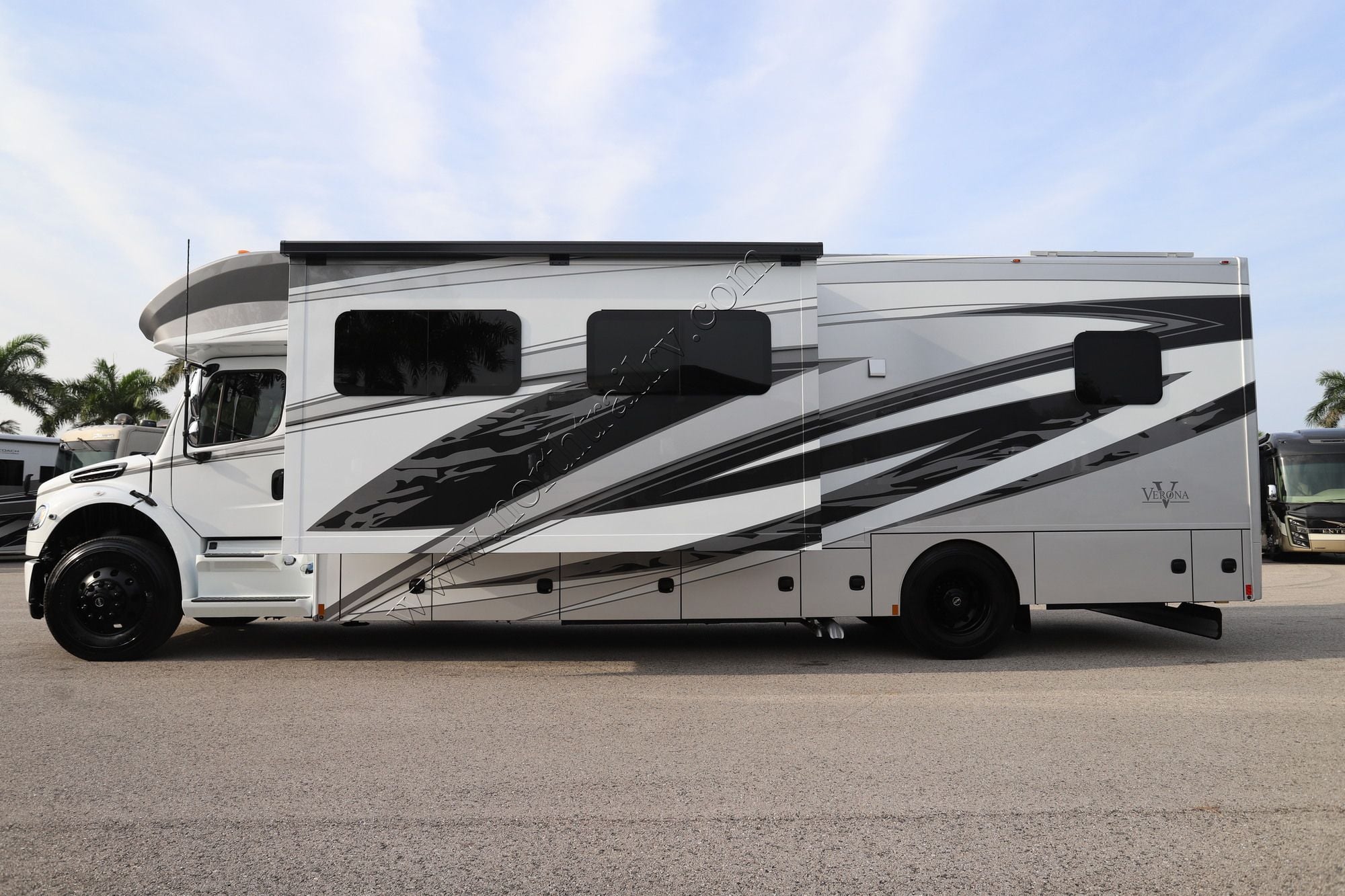 New 2027 Renegade Rv Verona 36VSB Super C  For Sale