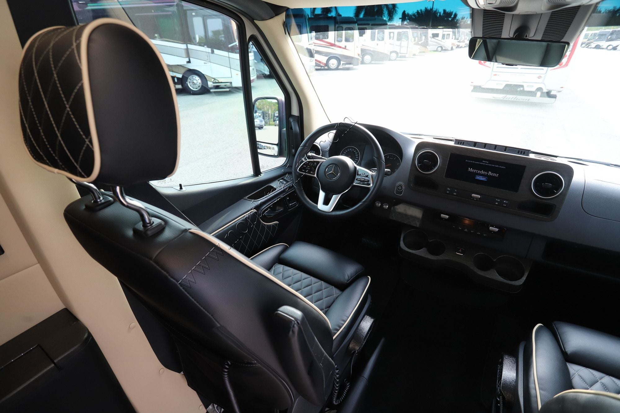 Used 2024 Midwest Luxe Cruiser D6 Class B  For Sale