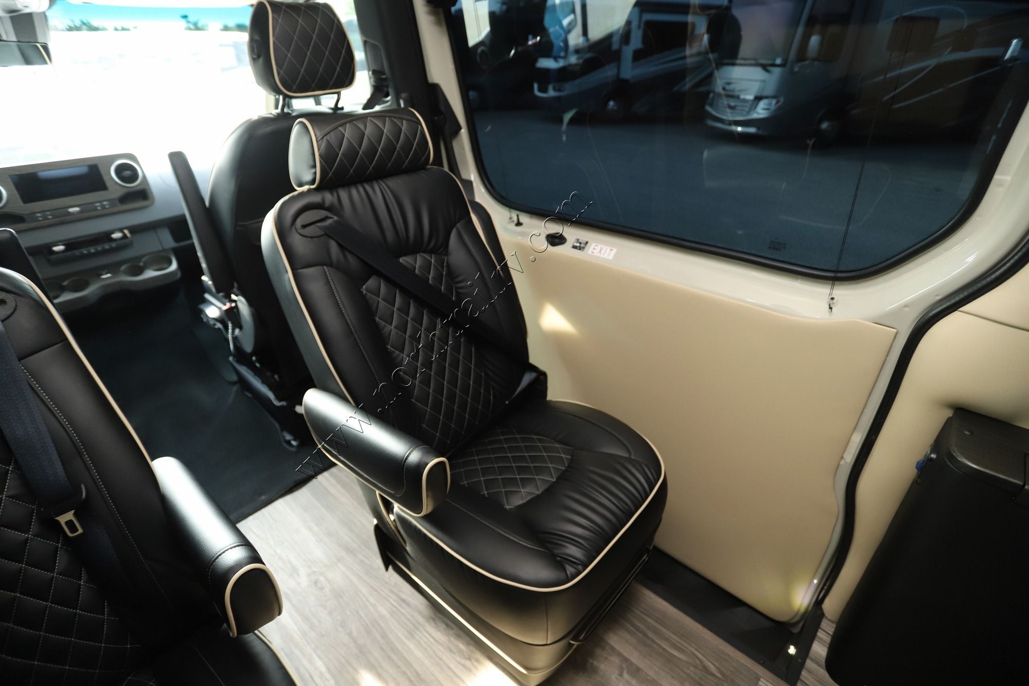 Used 2024 Midwest Luxe Cruiser D6 Class B  For Sale