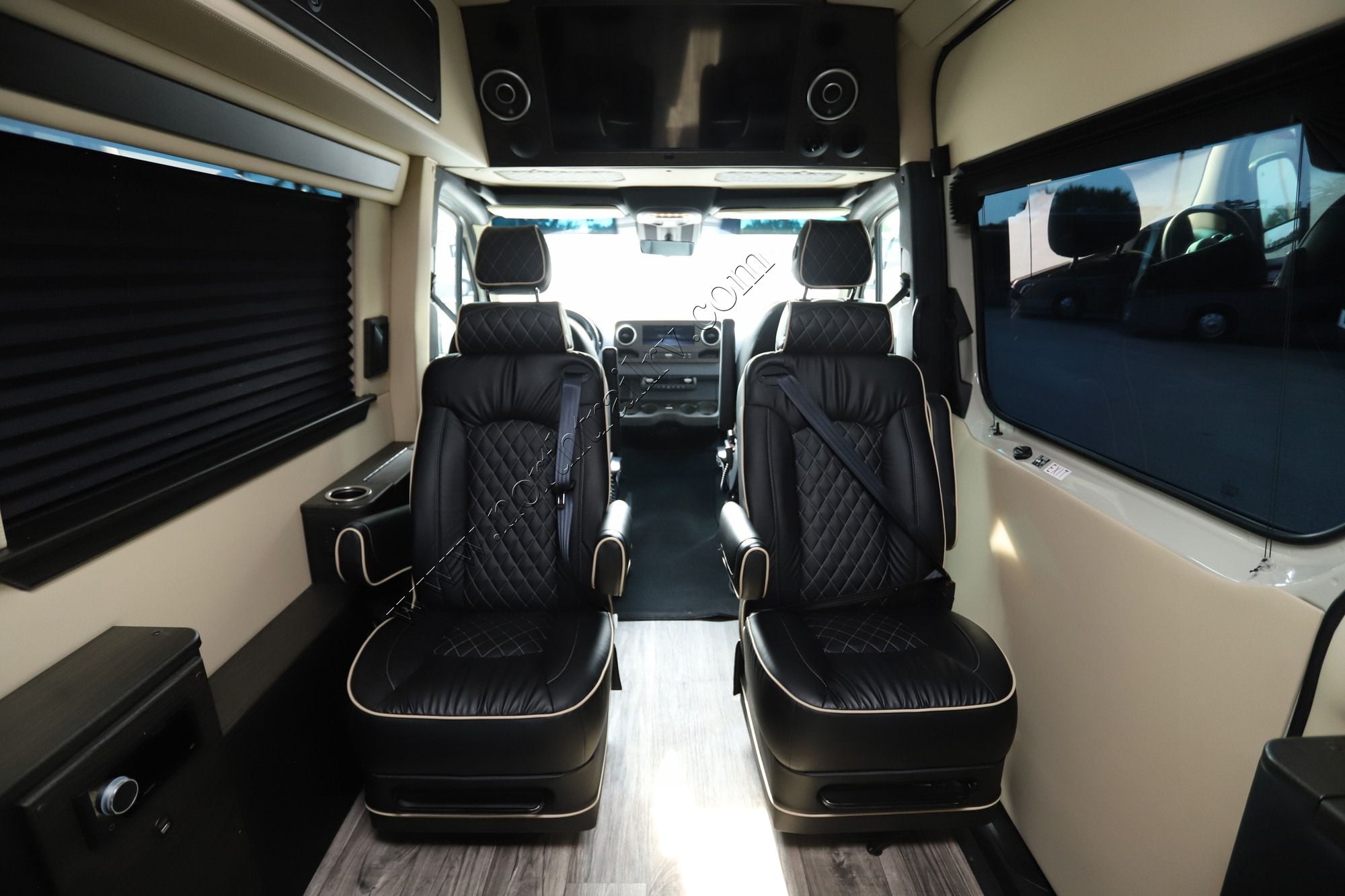 Used 2024 Midwest Luxe Cruiser D6 Class B  For Sale
