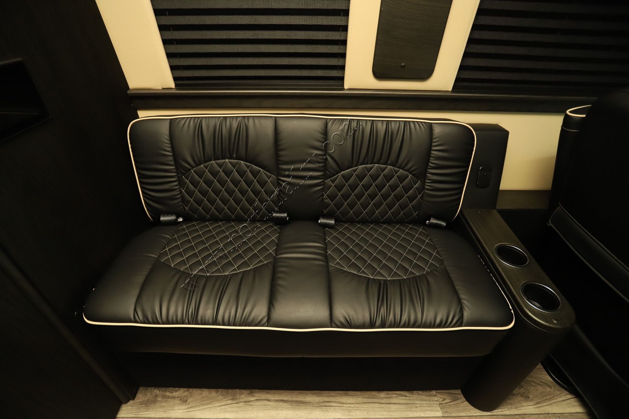 Used 2024 Midwest Luxe Cruiser D6 Class B  For Sale