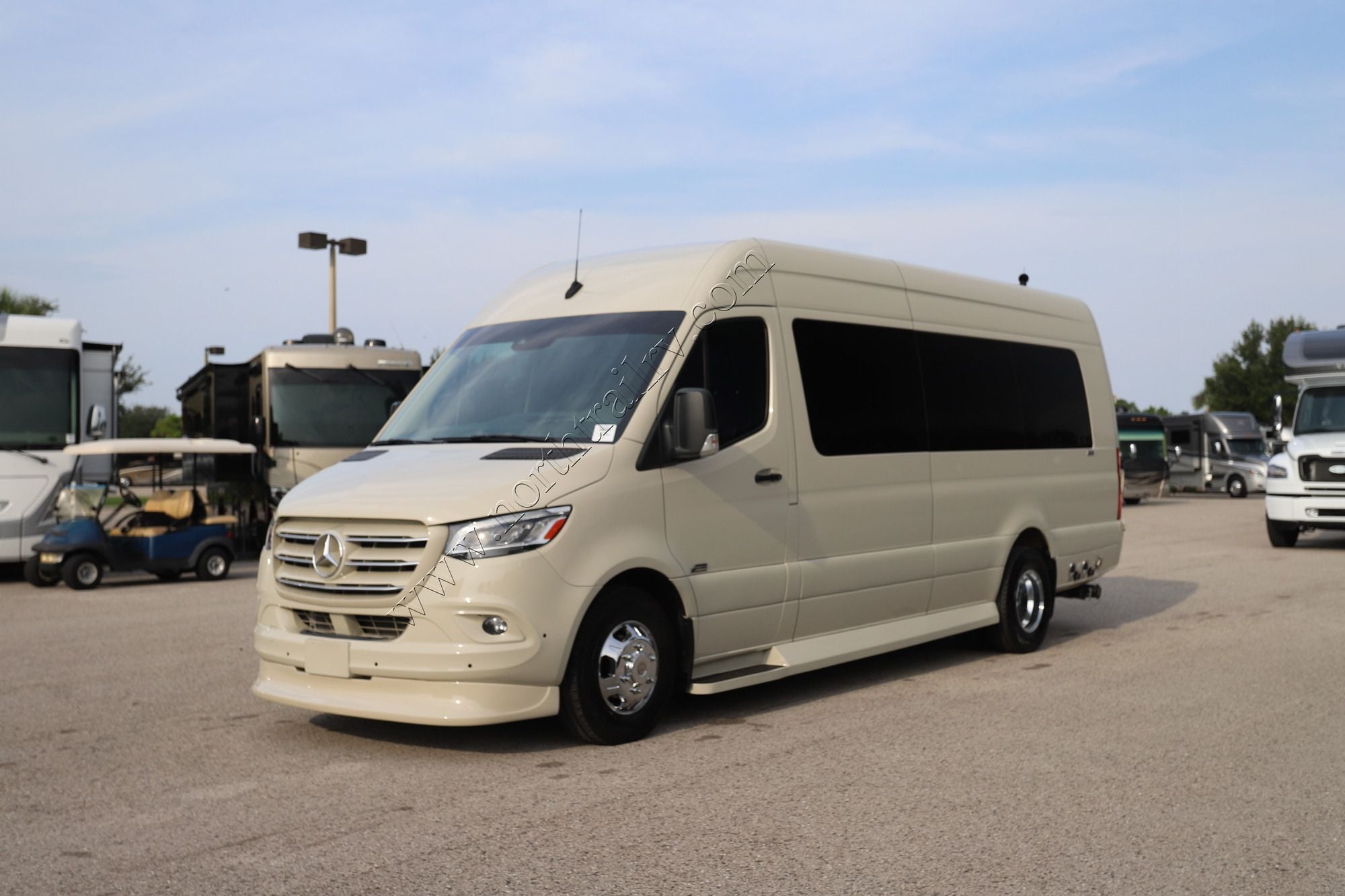 Used 2024 Midwest Luxe Cruiser D6 Class B  For Sale