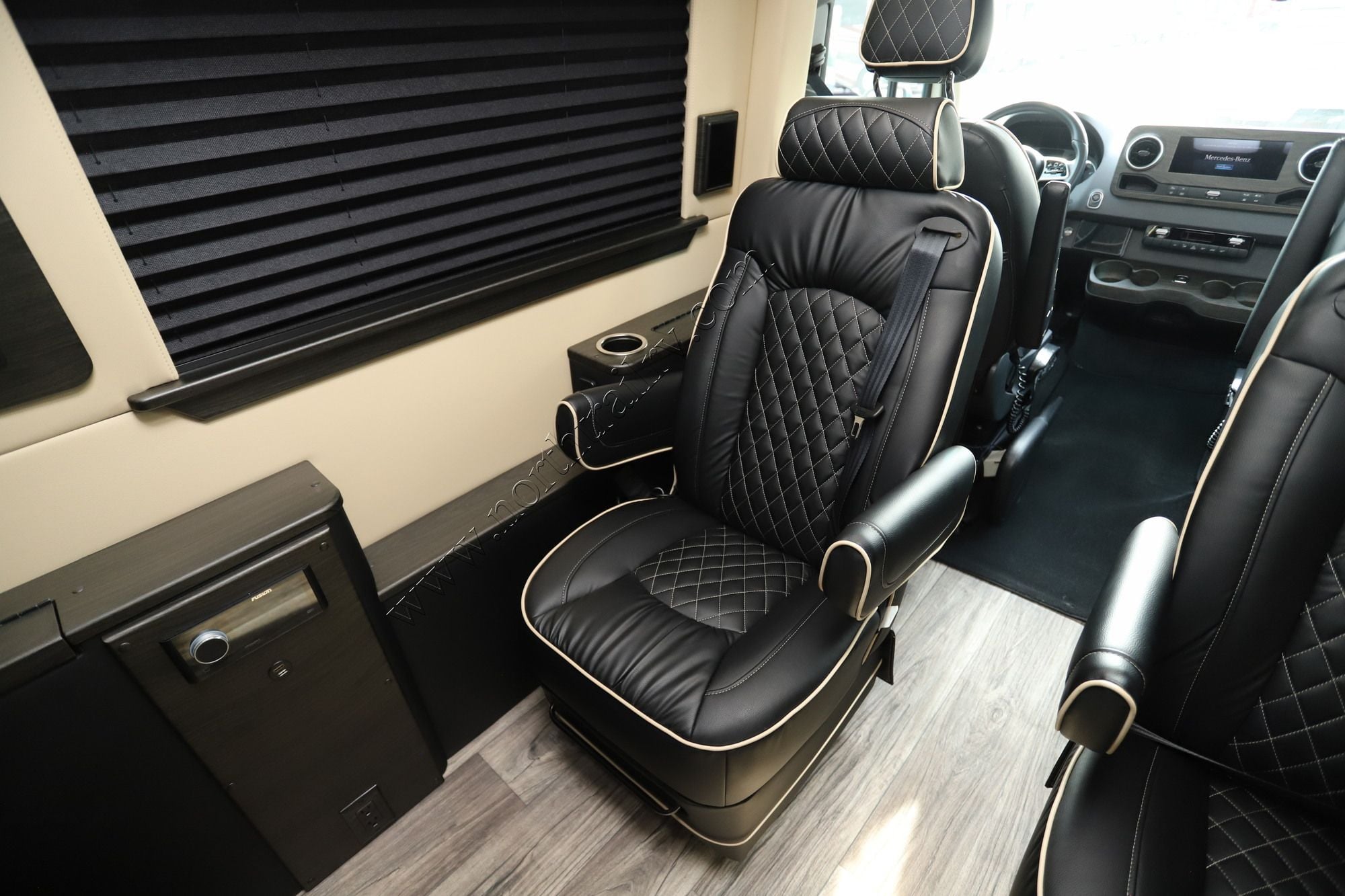 Used 2024 Midwest Luxe Cruiser D6 Class B  For Sale