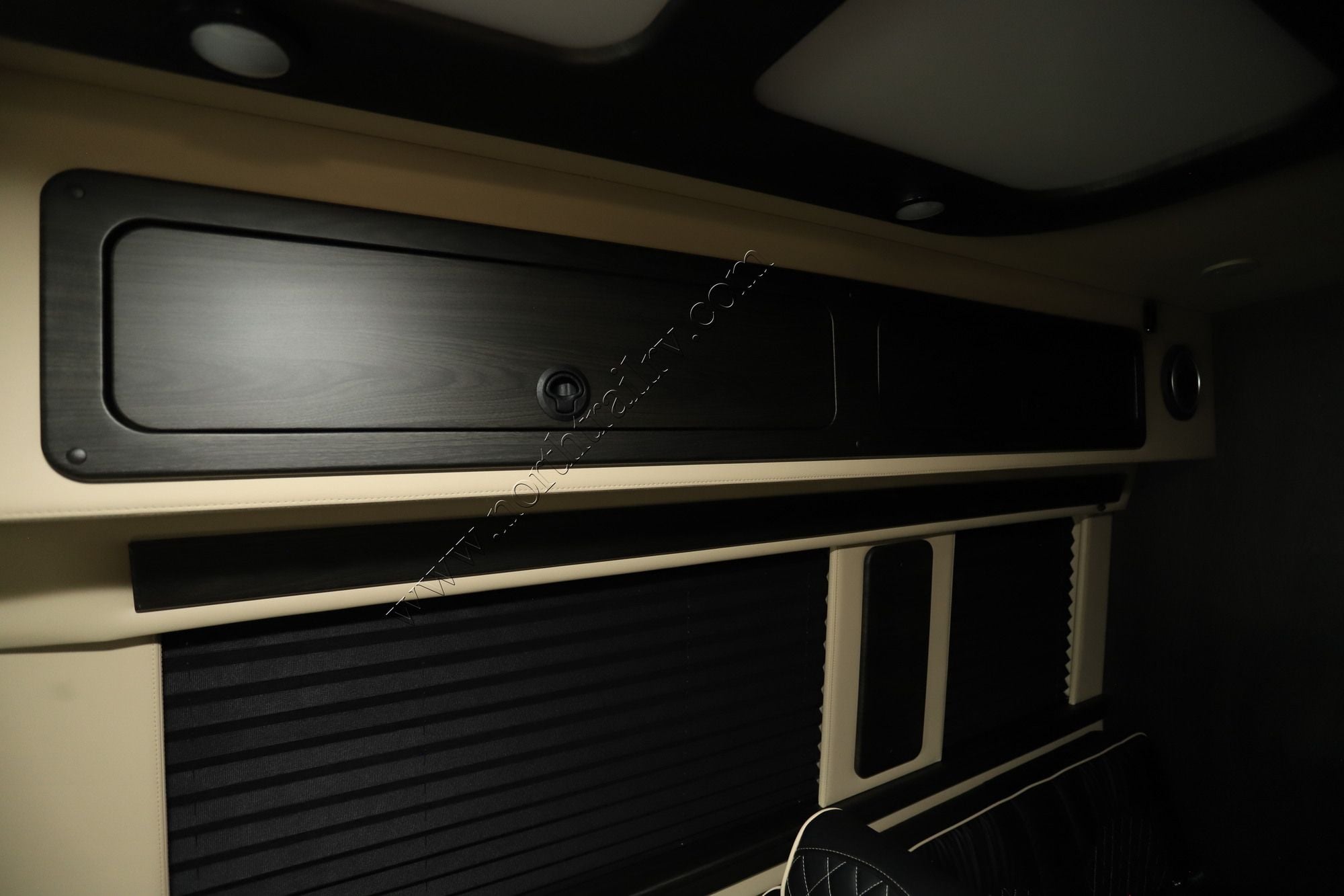 Used 2024 Midwest Luxe Cruiser D6 Class B  For Sale