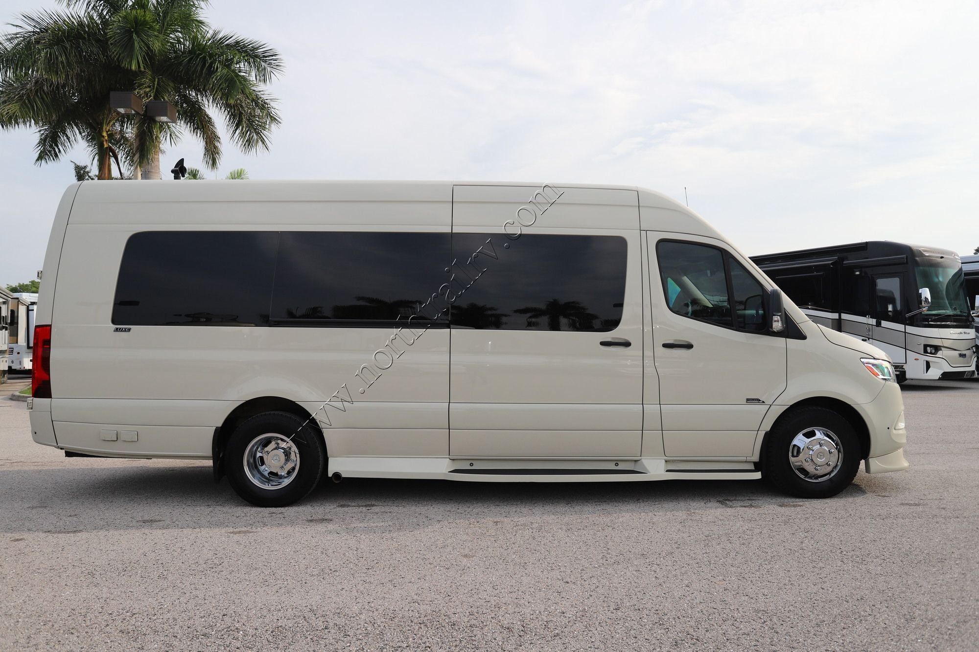 Used 2024 Midwest Luxe Cruiser D6 Class B  For Sale