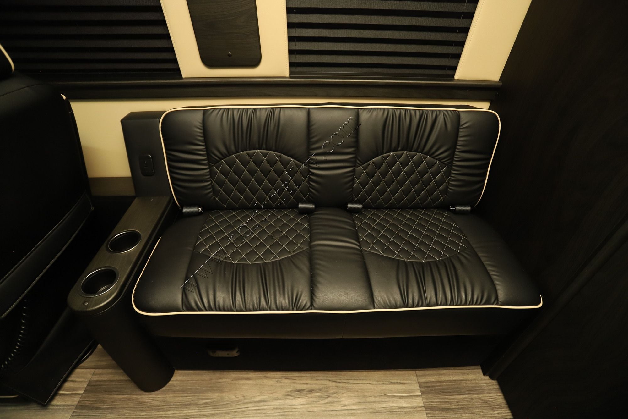 Used 2024 Midwest Luxe Cruiser D6 Class B  For Sale