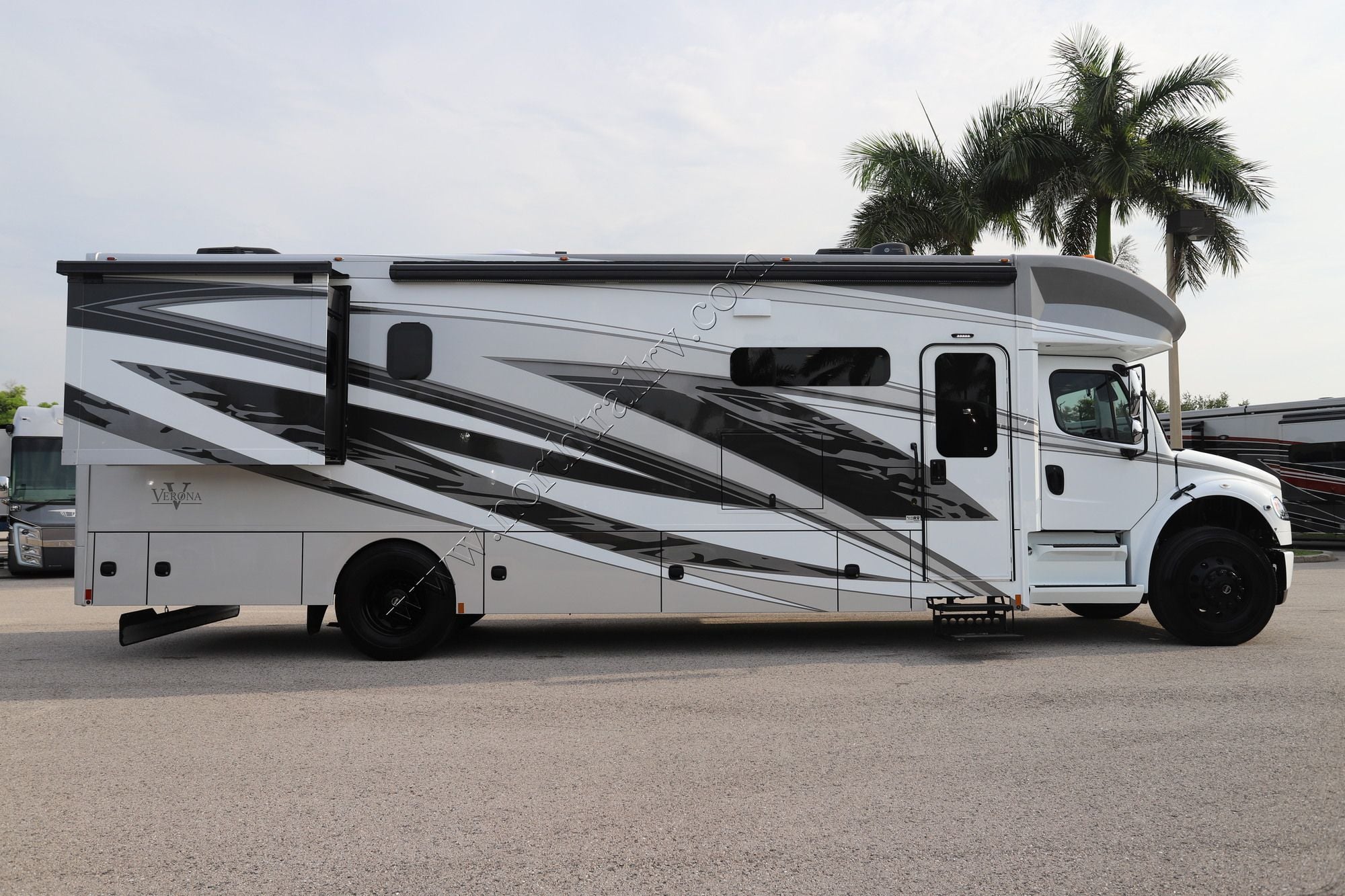 New 2027 Renegade Rv Verona 36VSB Super C  For Sale