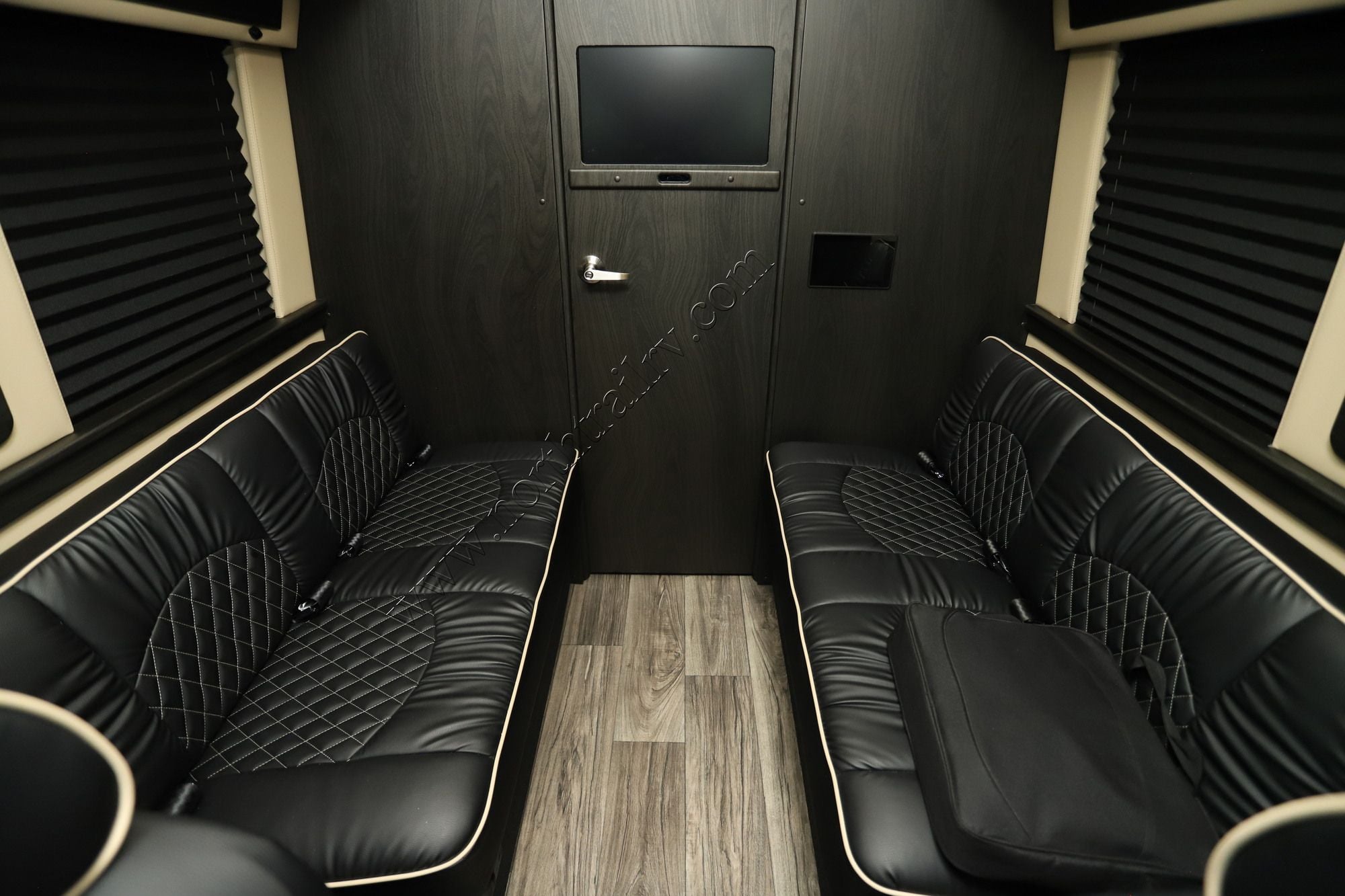 Used 2024 Midwest Luxe Cruiser D6 Class B  For Sale