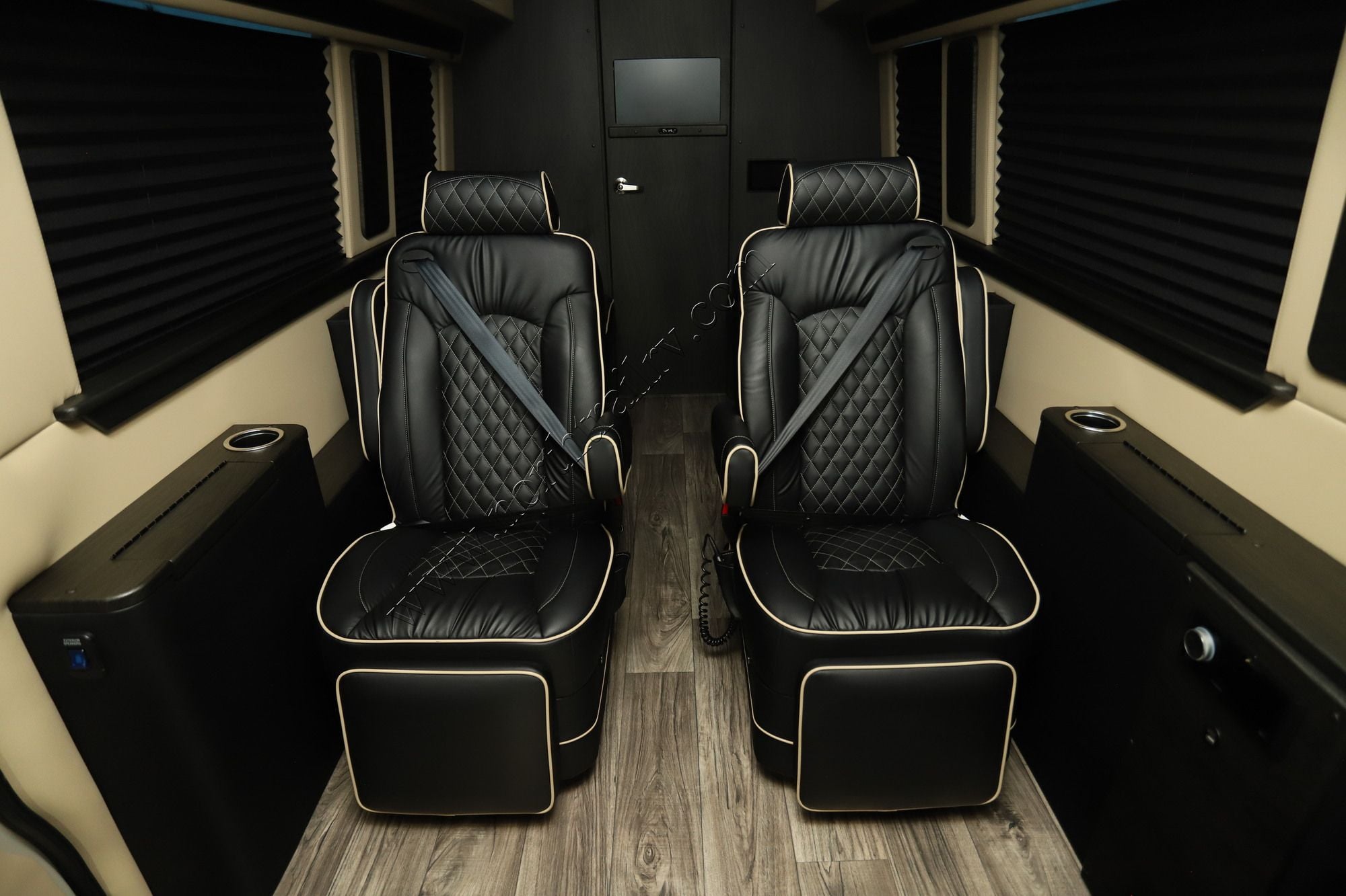 Used 2024 Midwest Luxe Cruiser D6 Class B  For Sale