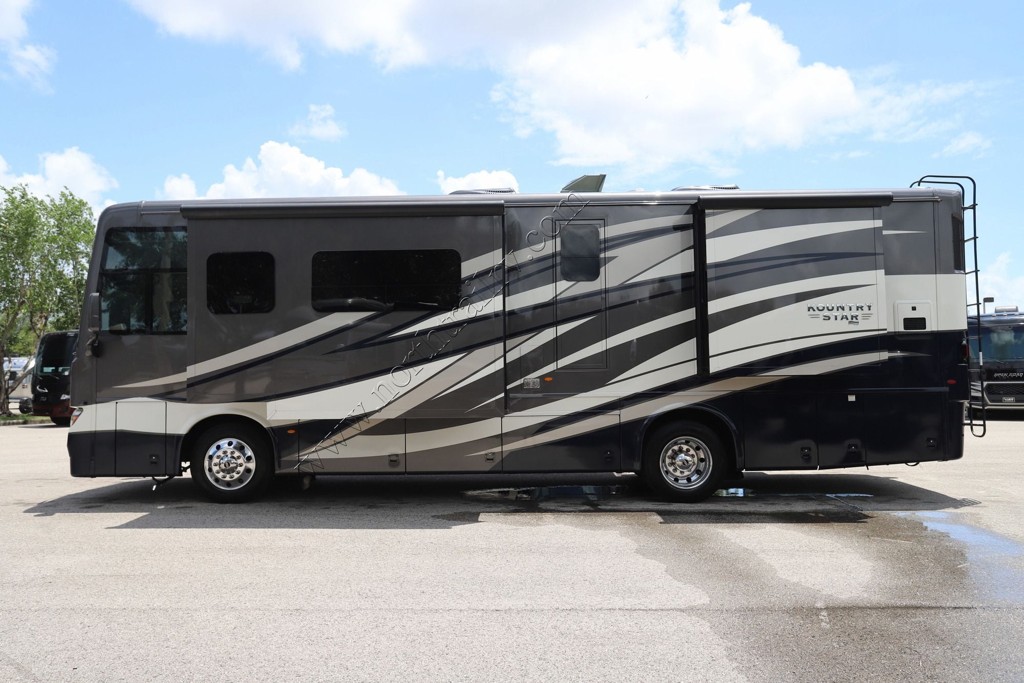 Used 2021 Newmar Kountry Star 3412 Class A  For Sale