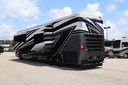 2027 Newmar Essex 4551