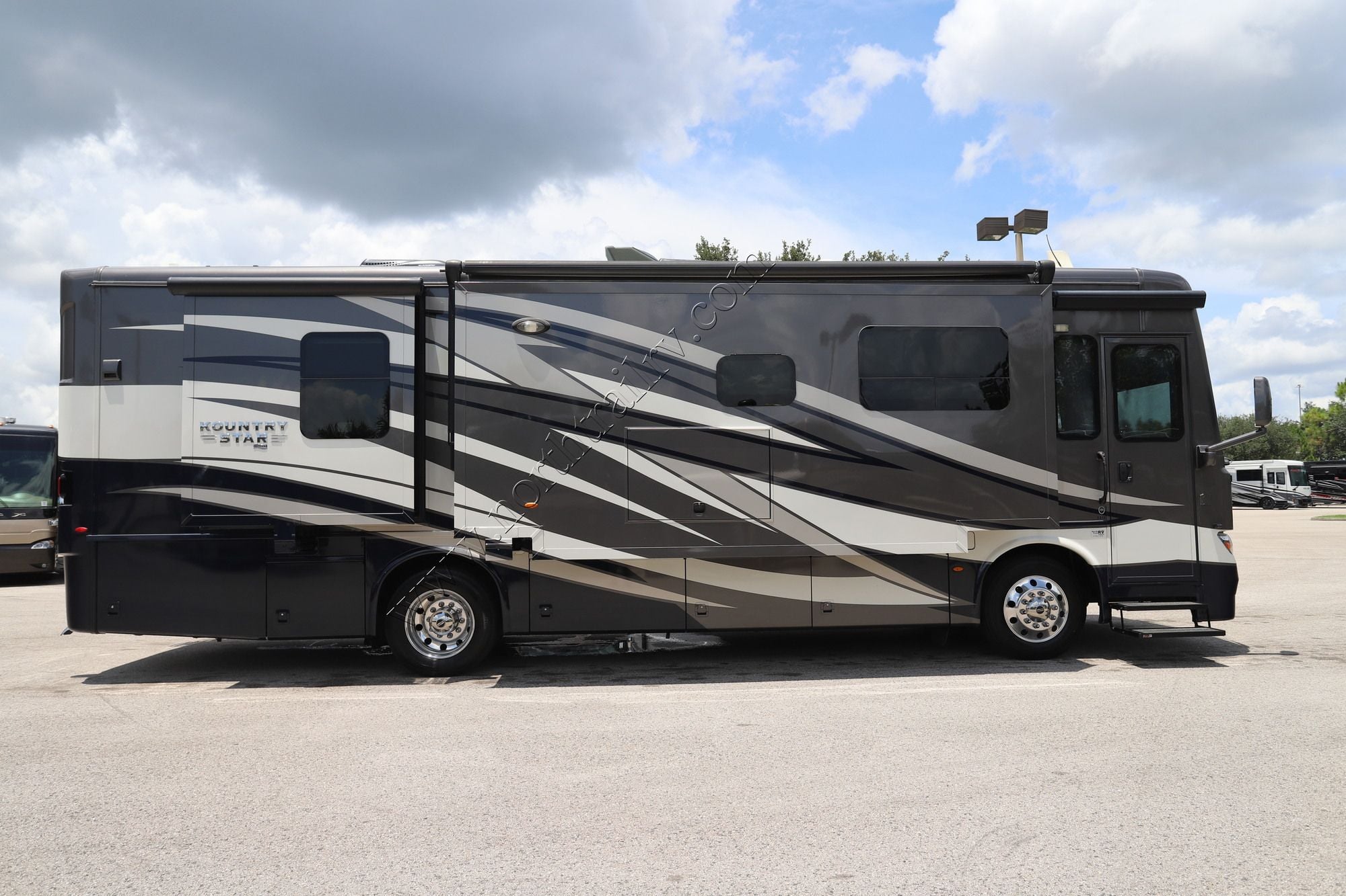 Used 2021 Newmar Kountry Star 3412 Class A  For Sale