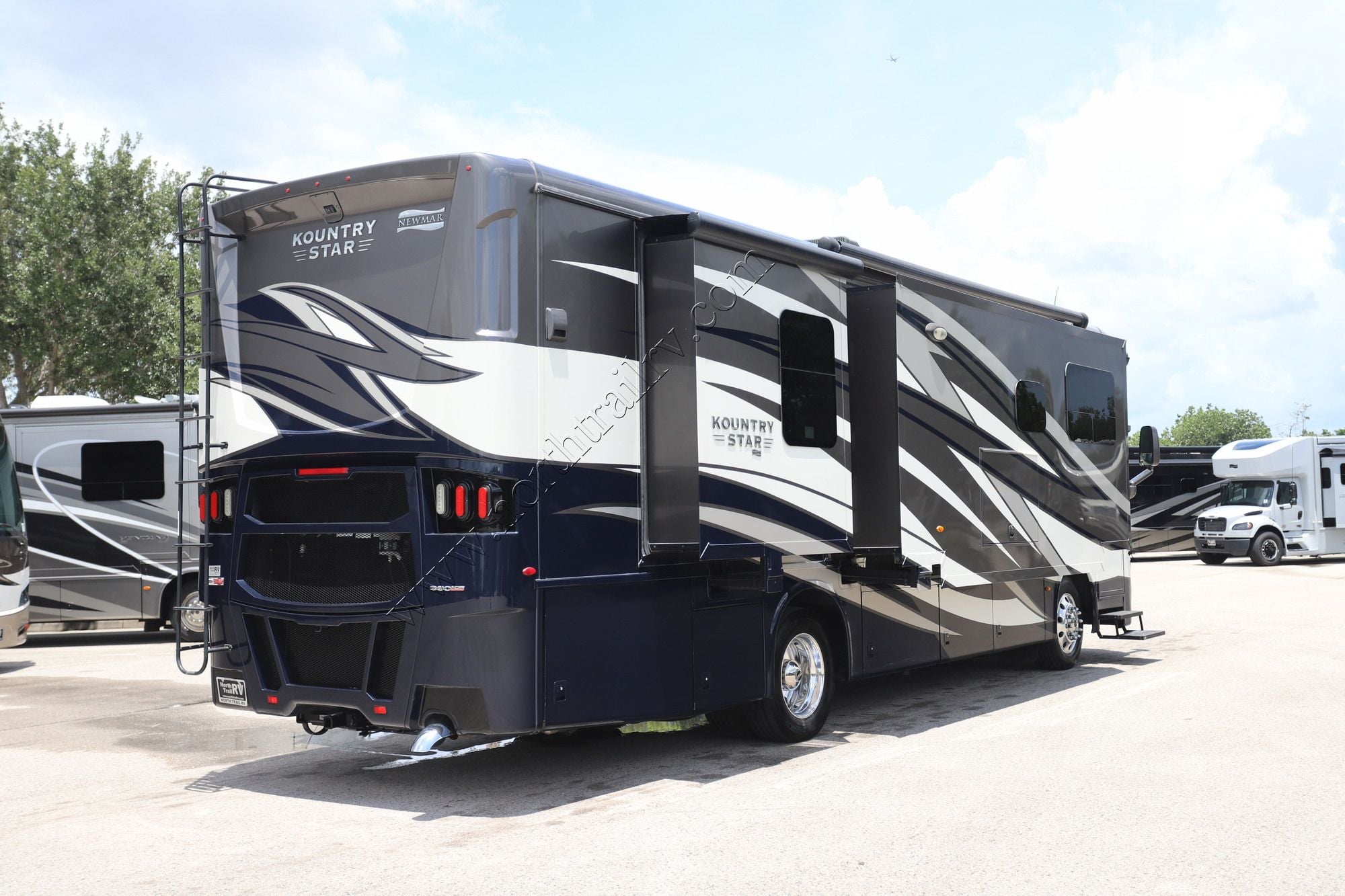 Used 2021 Newmar Kountry Star 3412 Class A  For Sale