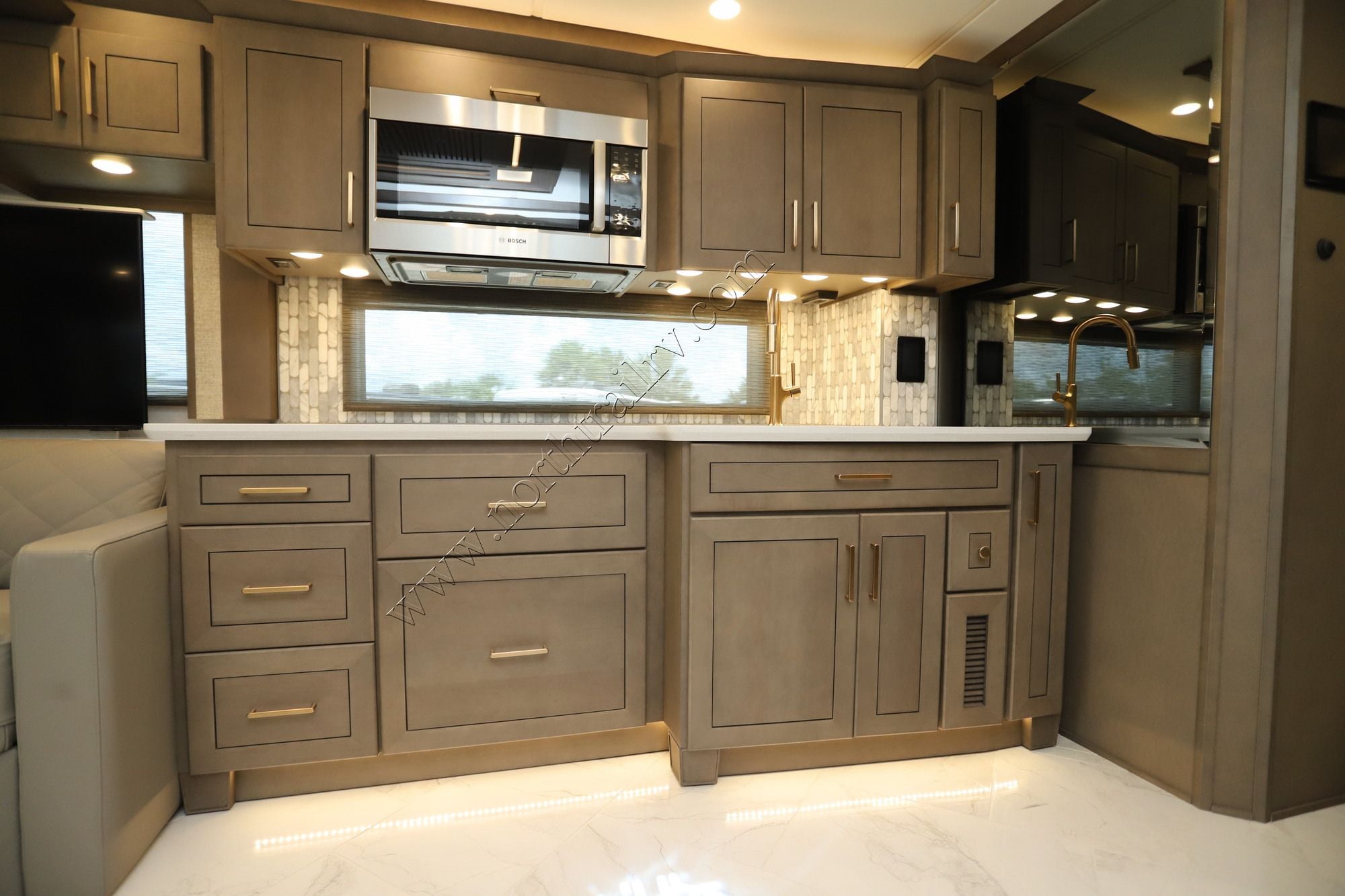 New 2027 Newmar Essex 4551 Class A  For Sale