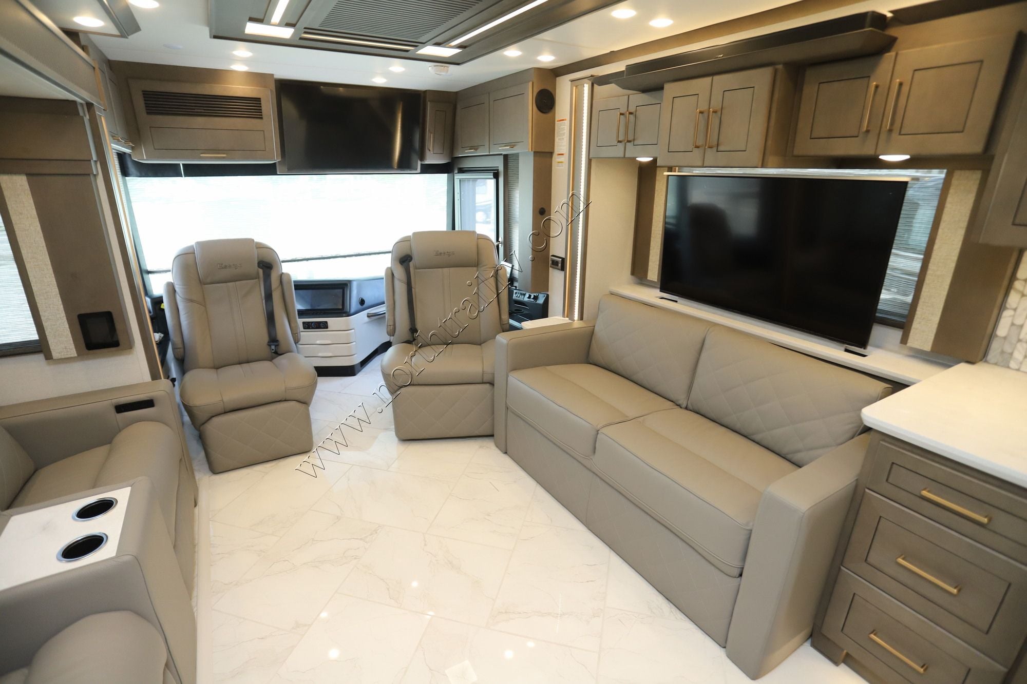 New 2027 Newmar Essex 4551 Class A  For Sale