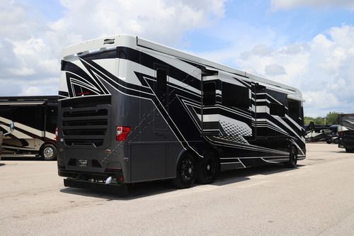 2027 Newmar Essex 4551