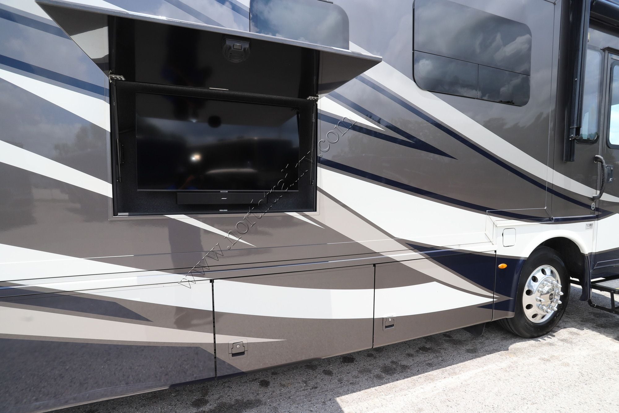 Used 2021 Newmar Kountry Star 3412 Class A  For Sale