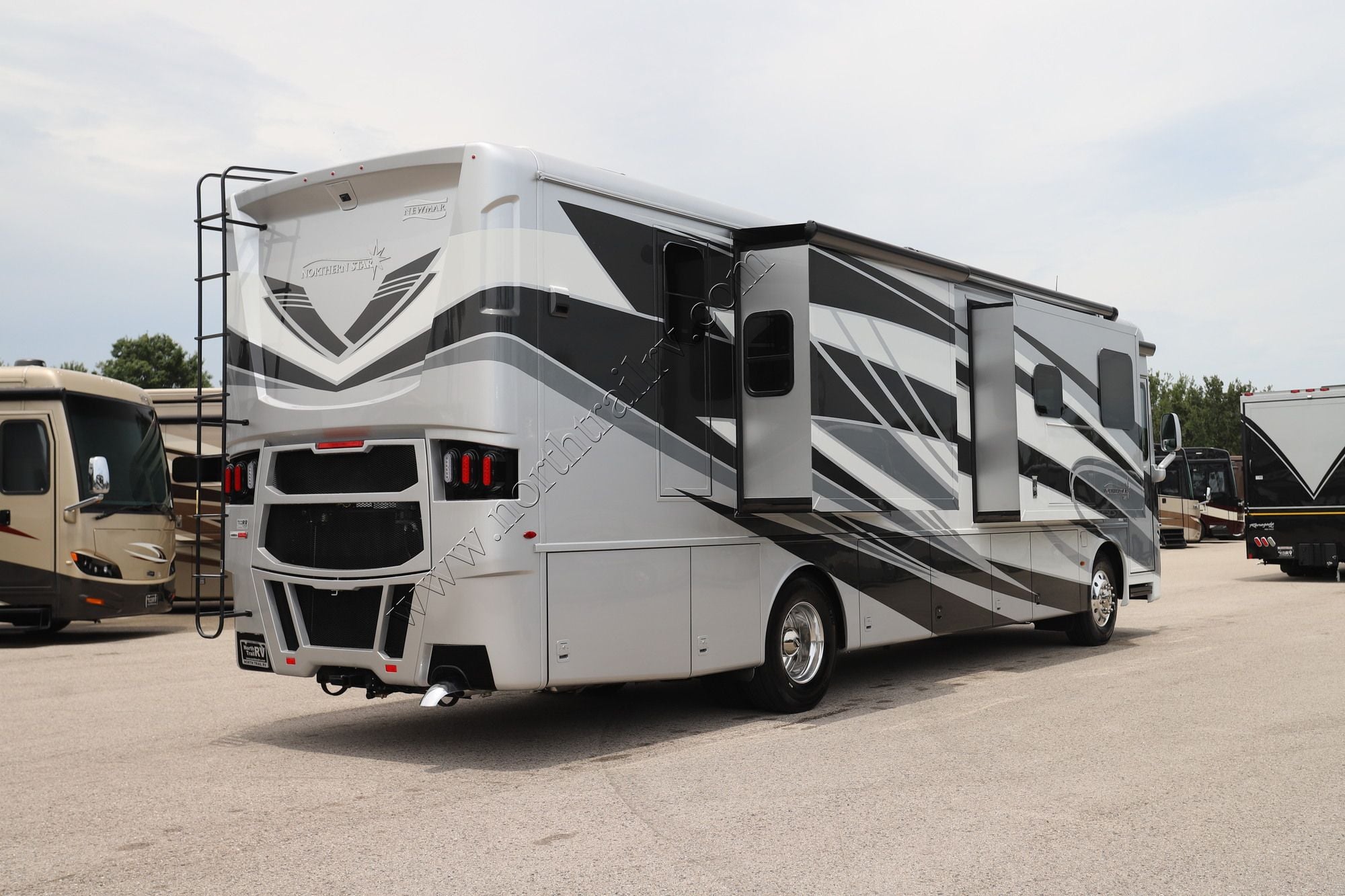 New 2027 Newmar Northern Star 3709 Class A  For Sale