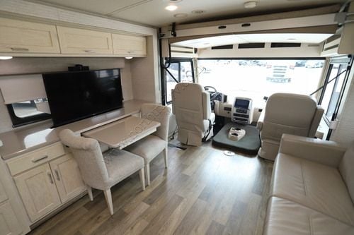 2021 Winnebago Adventurer 30T