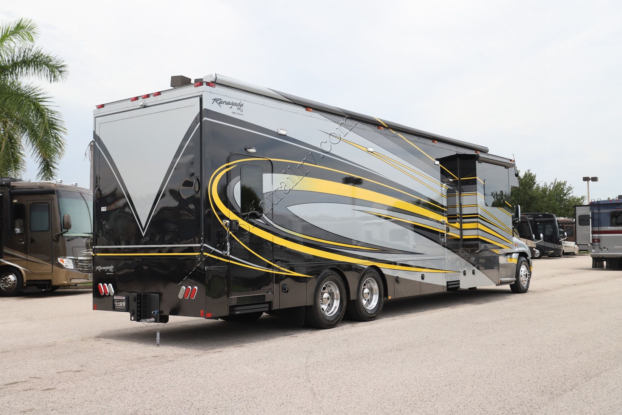 Used 2018 Renegade Rv Classic 1915AG Super C  For Sale
