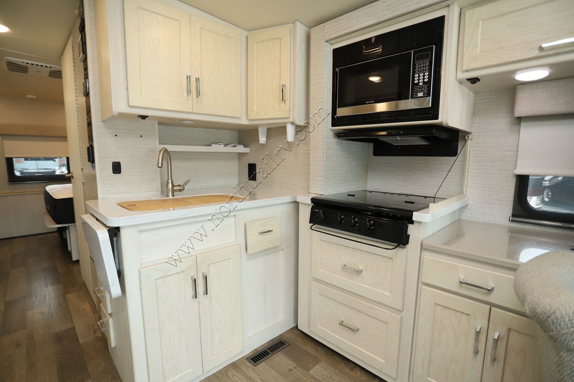 Used 2021 Winnebago Adventurer 30T Class A  For Sale