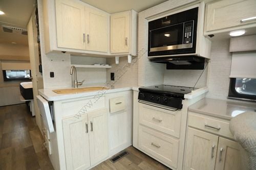 2021 Winnebago Adventurer 30T