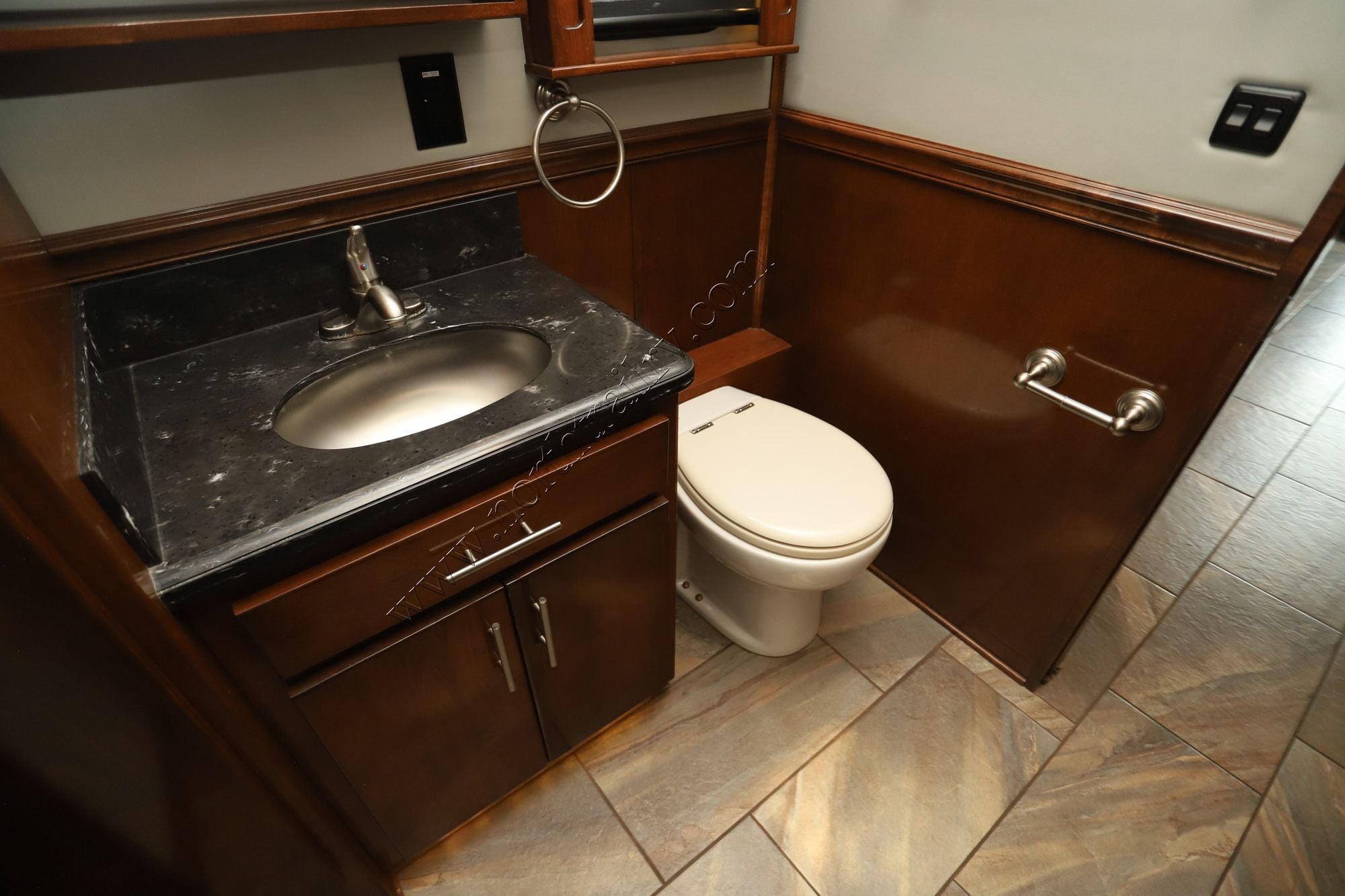 Used 2018 Renegade Rv Classic 1915AG Super C  For Sale