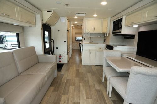 2021 Winnebago Adventurer 30T