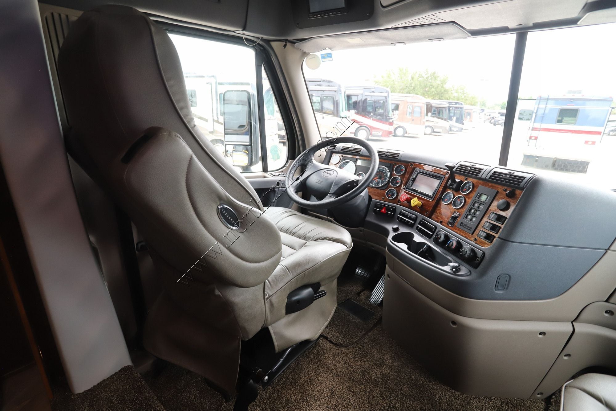 Used 2018 Renegade Rv Classic 1915AG Super C  For Sale