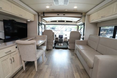2021 Winnebago Adventurer 30T