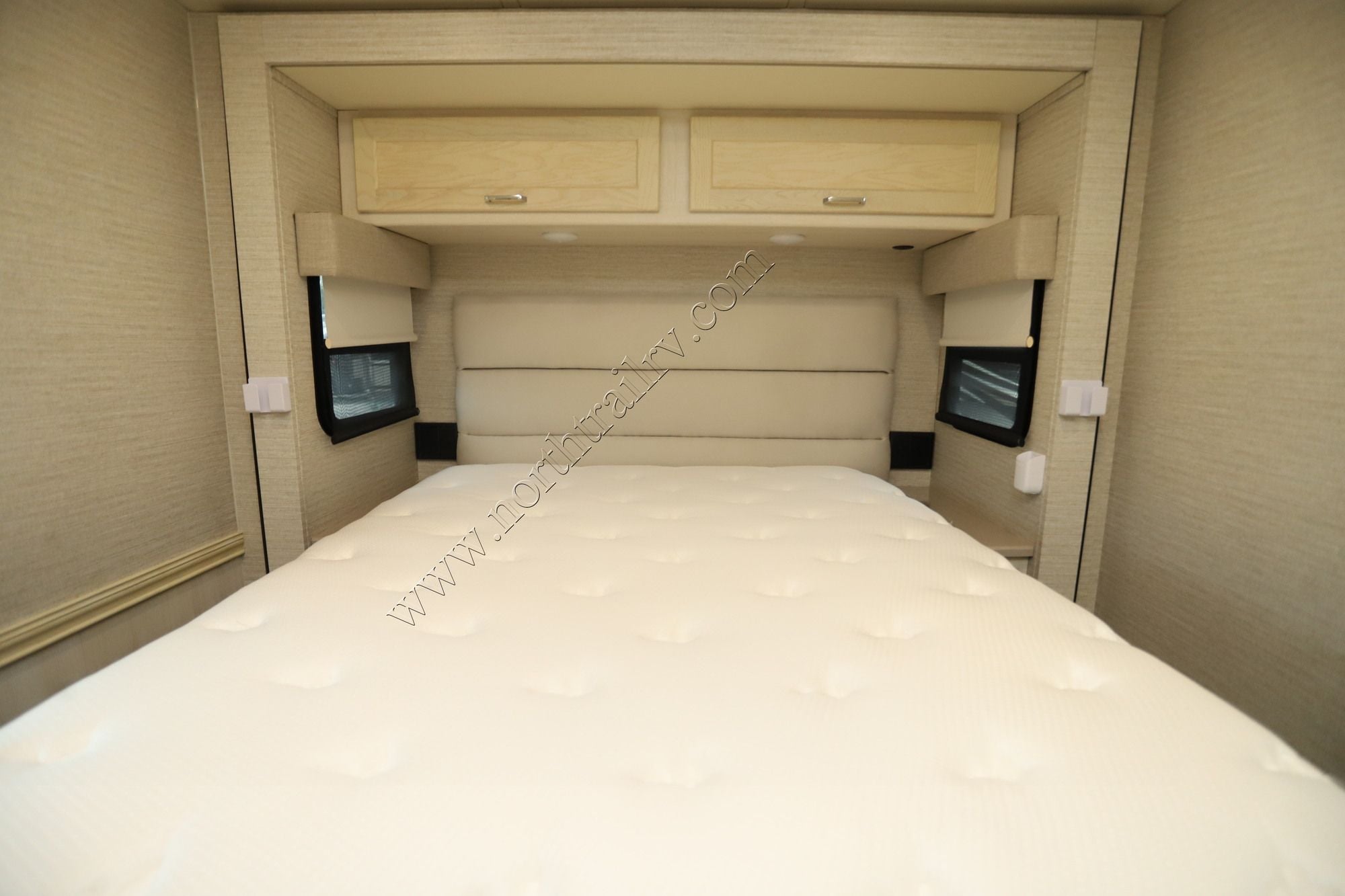 Used 2021 Winnebago Adventurer 30T Class A  For Sale