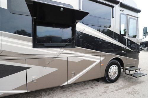 2027 Newmar Ventana 3809