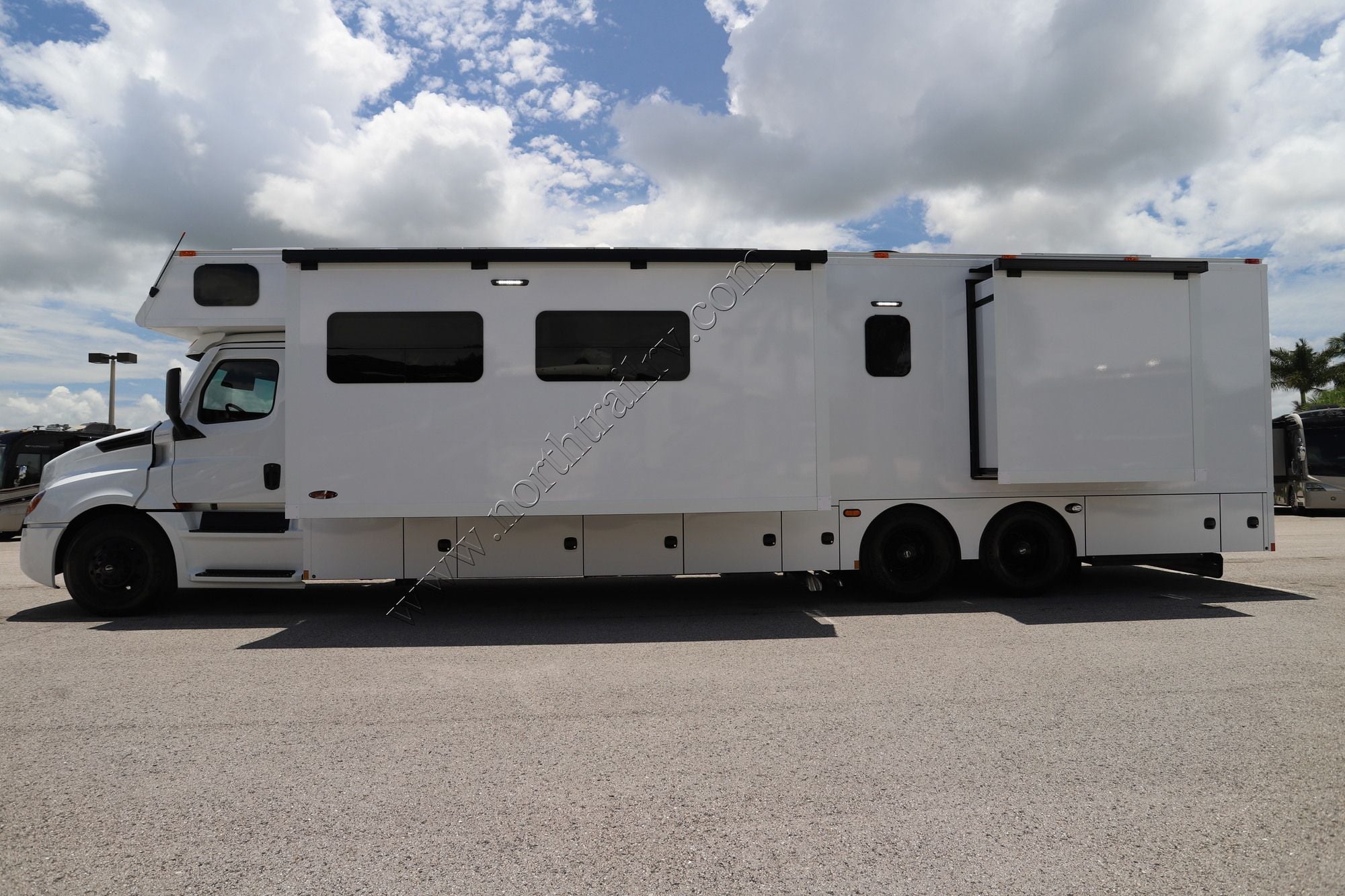 New 2027 Renegade Rv Classic 45CMR Super C  For Sale