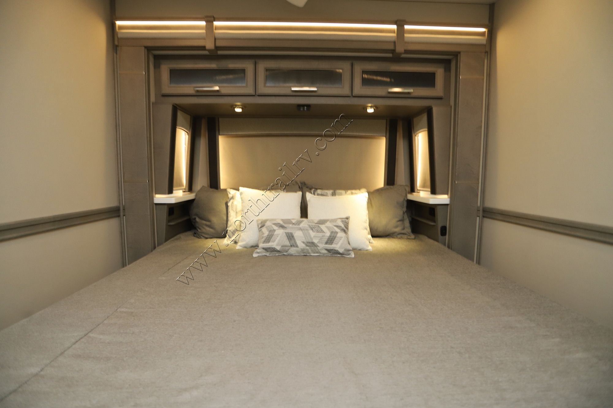 New 2027 Renegade Rv Classic 45CMR Super C  For Sale