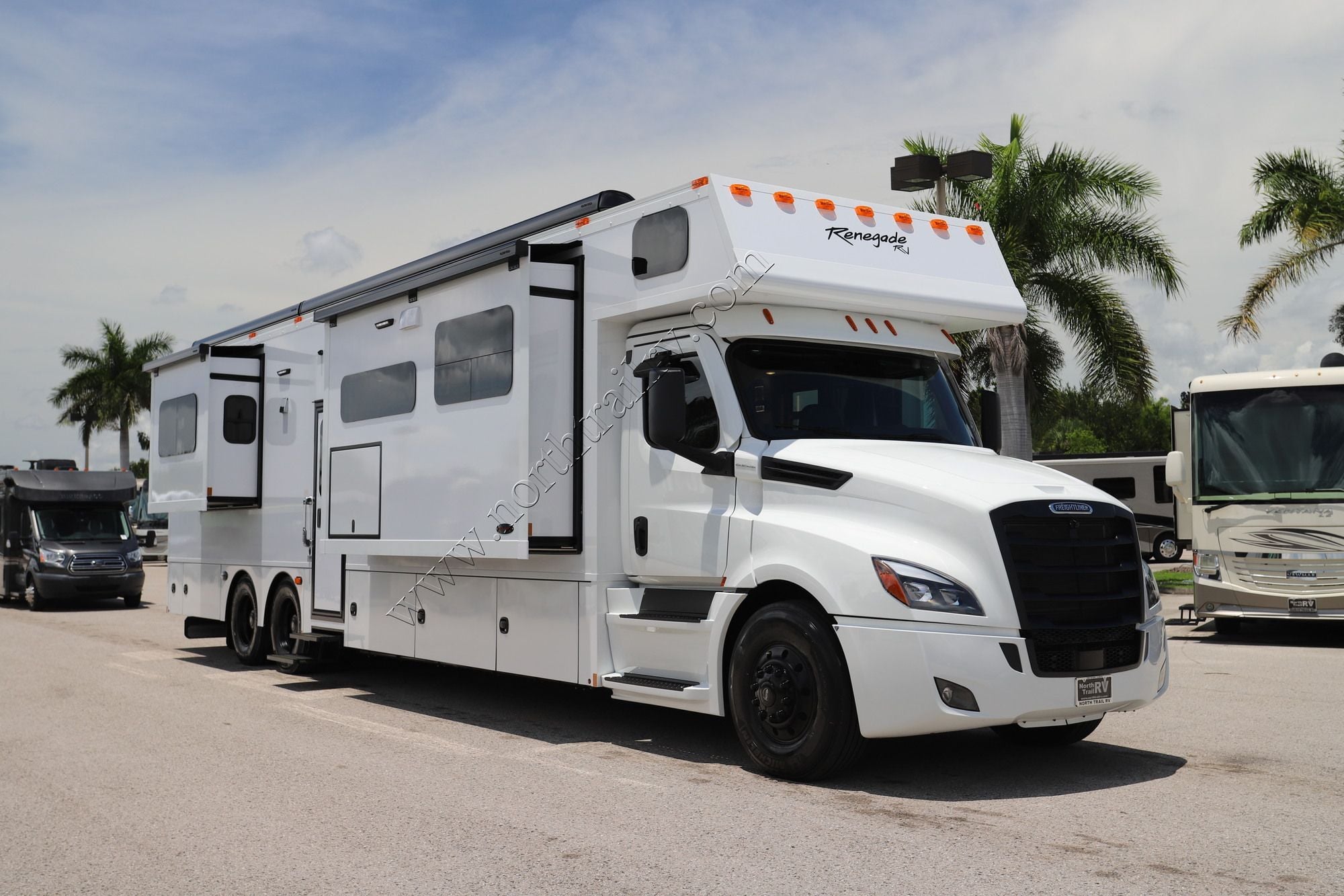 New 2027 Renegade Rv Classic 45CMR Super C  For Sale