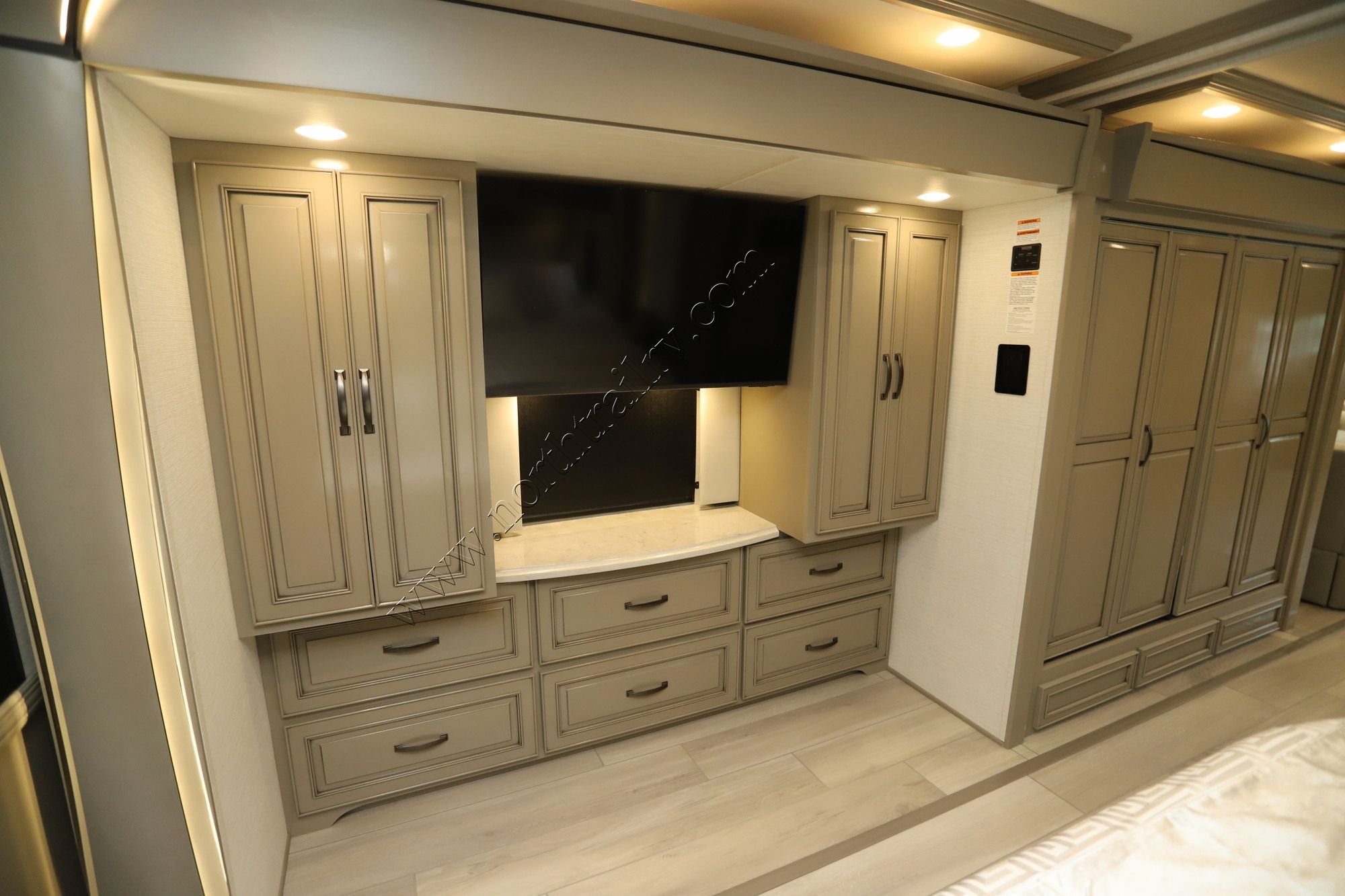 New 2027 Newmar Dutch Star 4340 Class A  For Sale