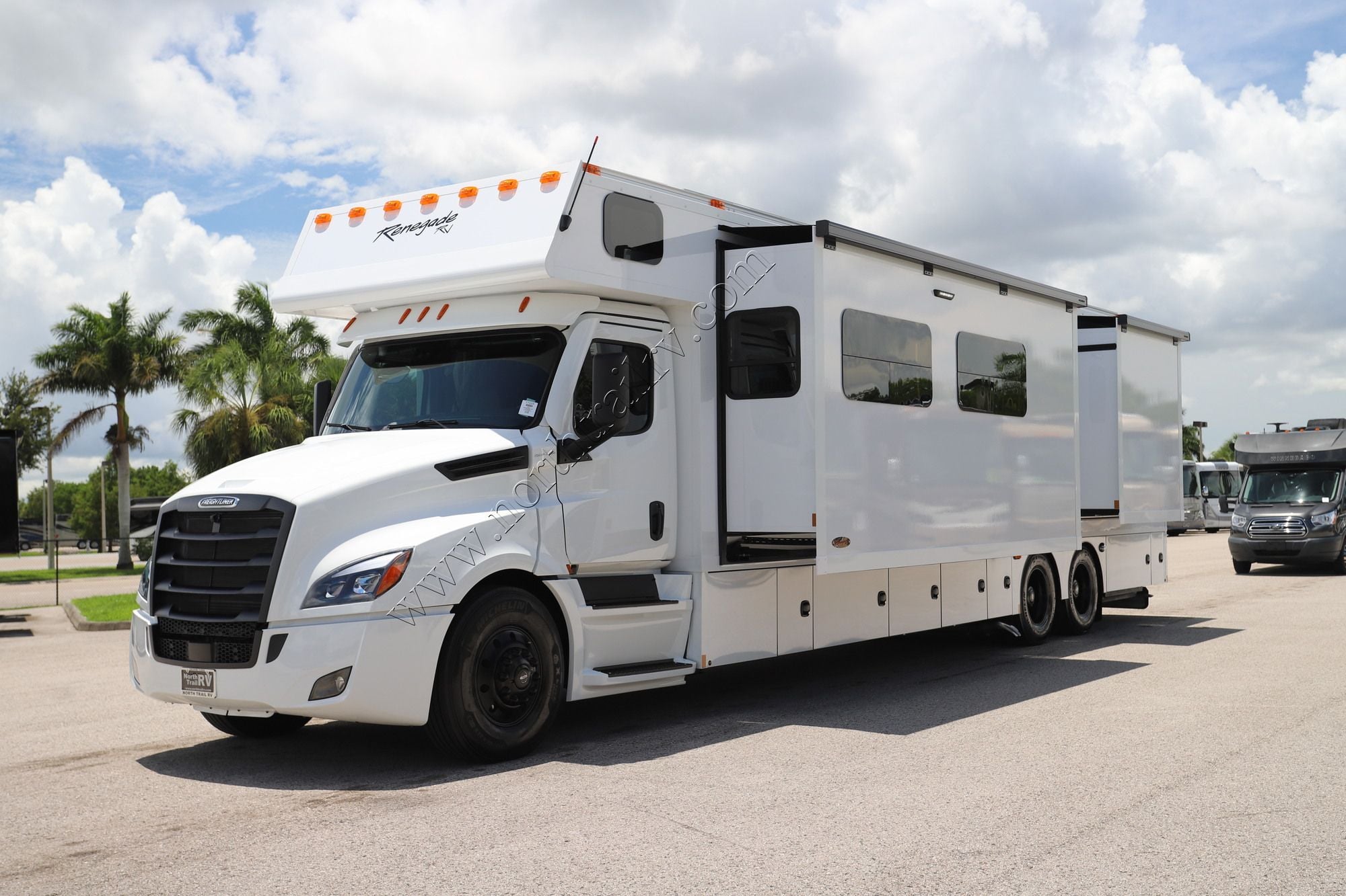 New 2027 Renegade Rv Classic 45CMR Super C  For Sale