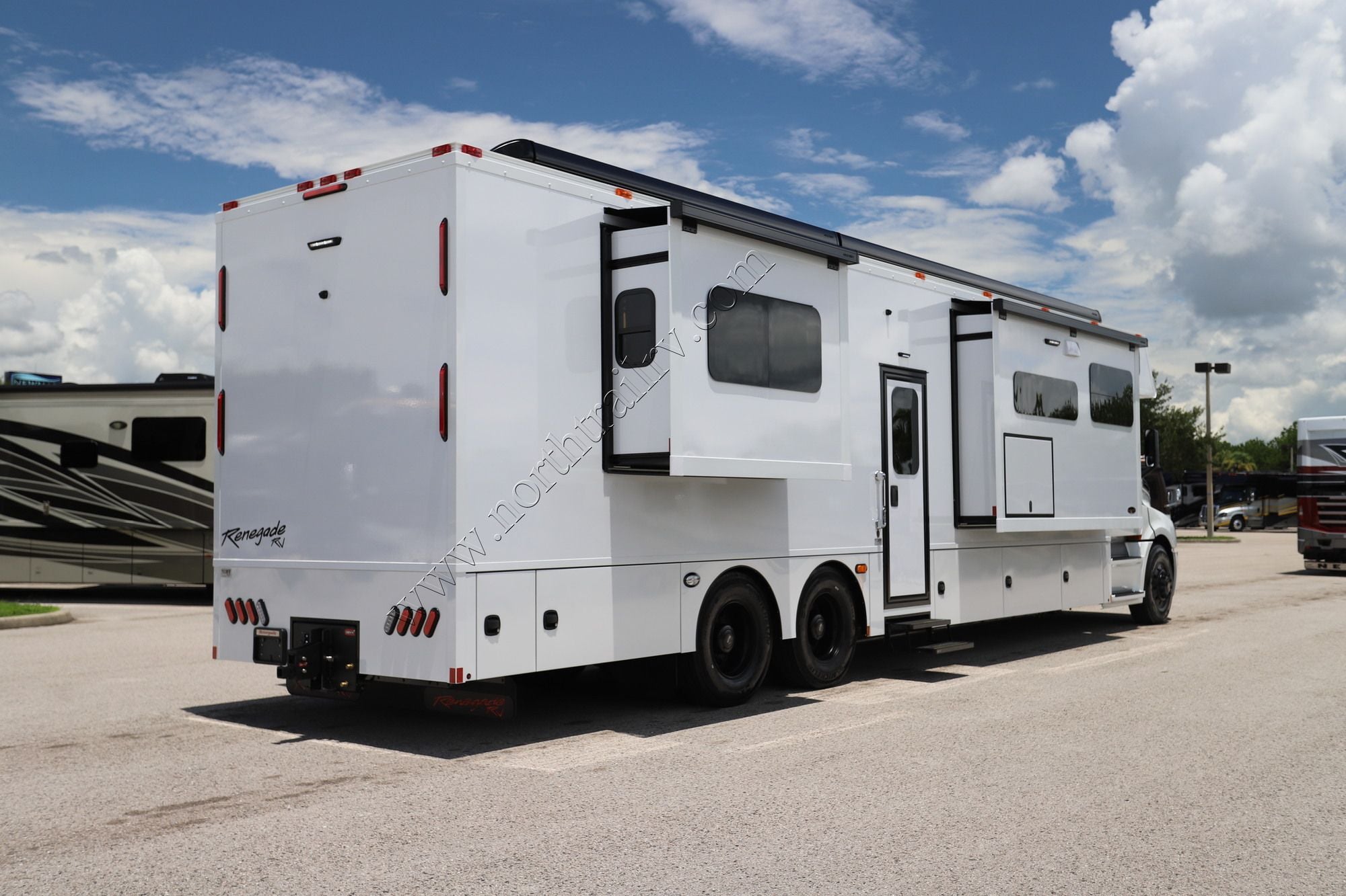 New 2027 Renegade Rv Classic 45CMR Super C  For Sale