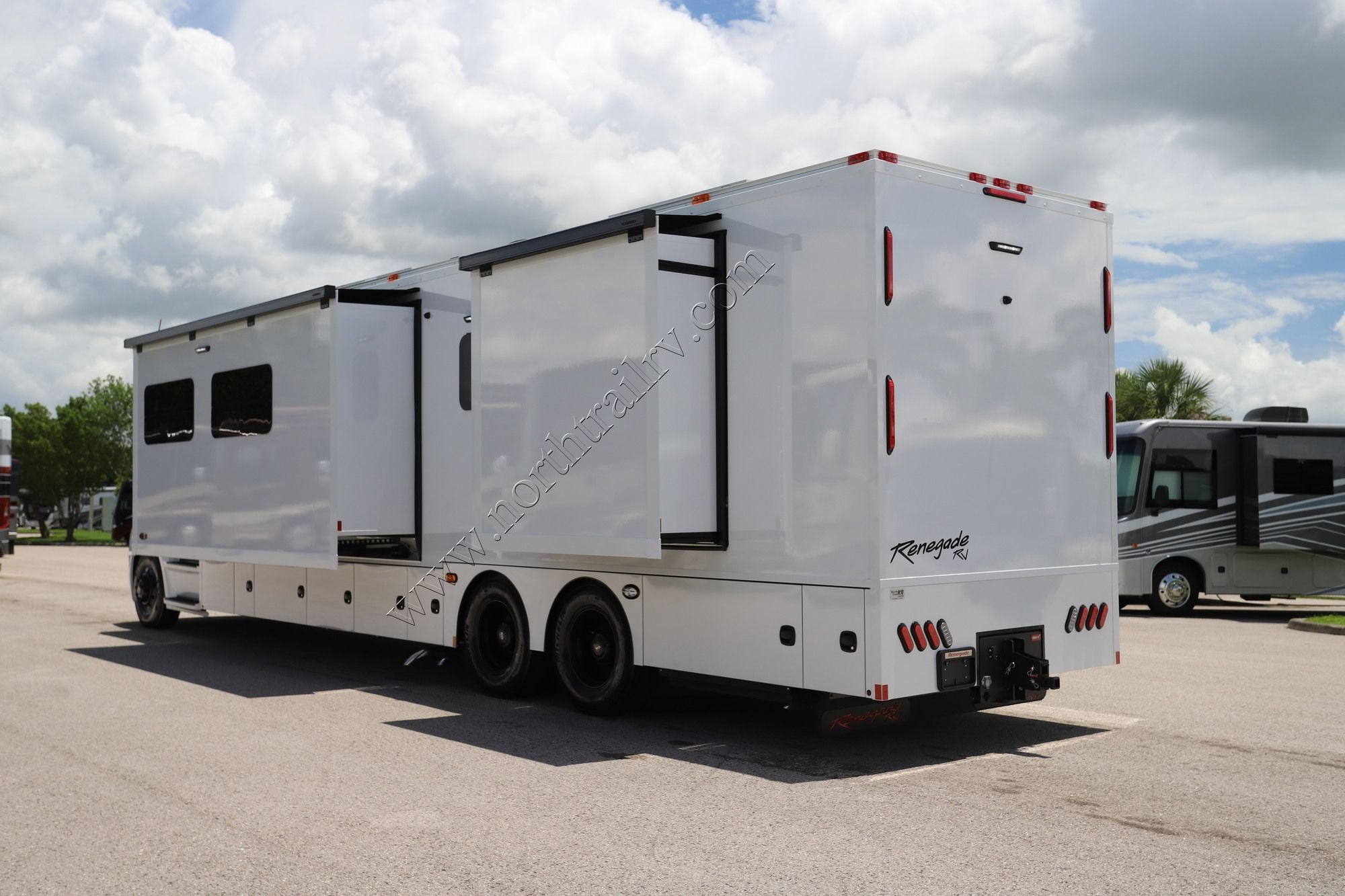 New 2027 Renegade Rv Classic 45CMR Super C  For Sale