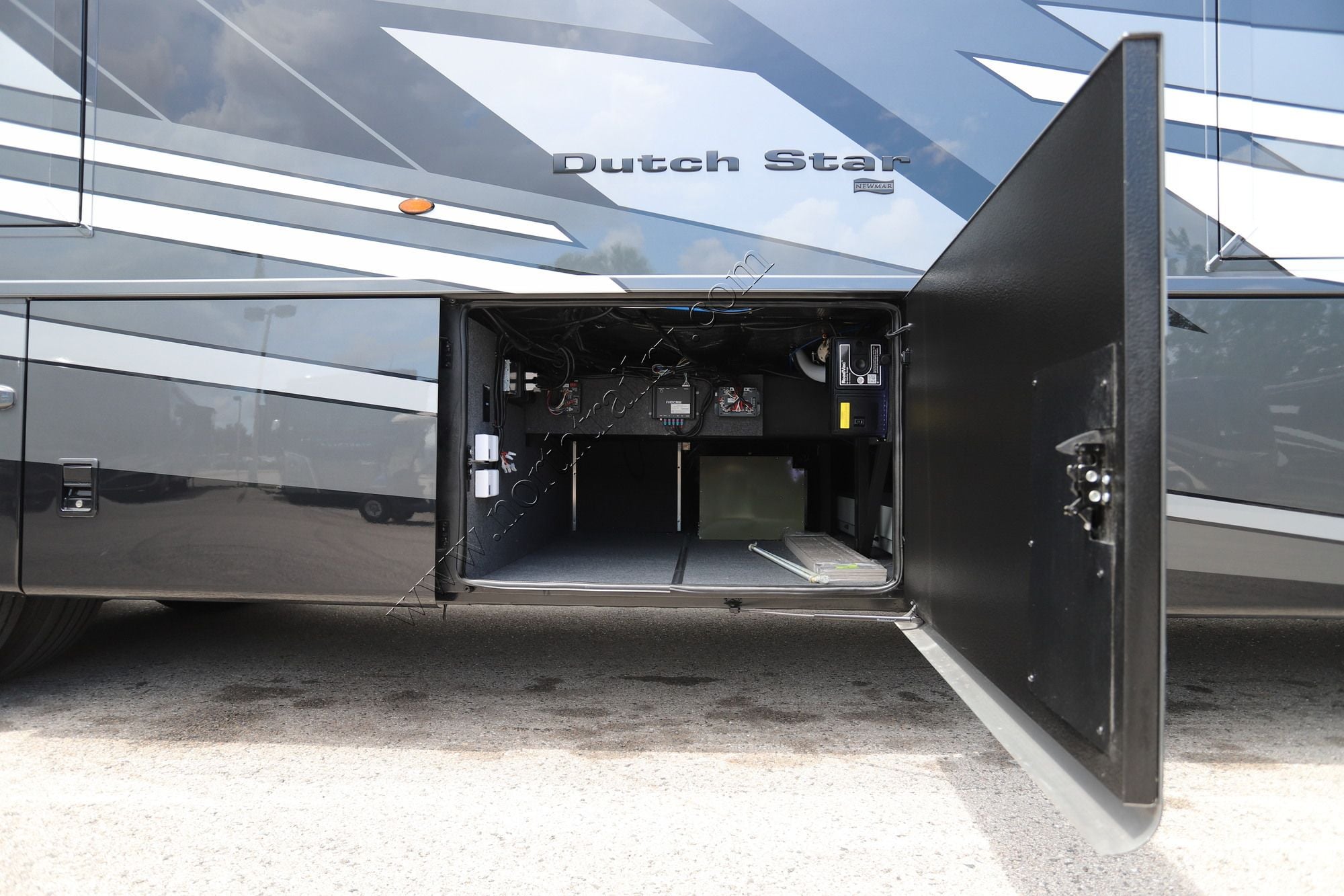 New 2027 Newmar Dutch Star 4340 Class A  For Sale