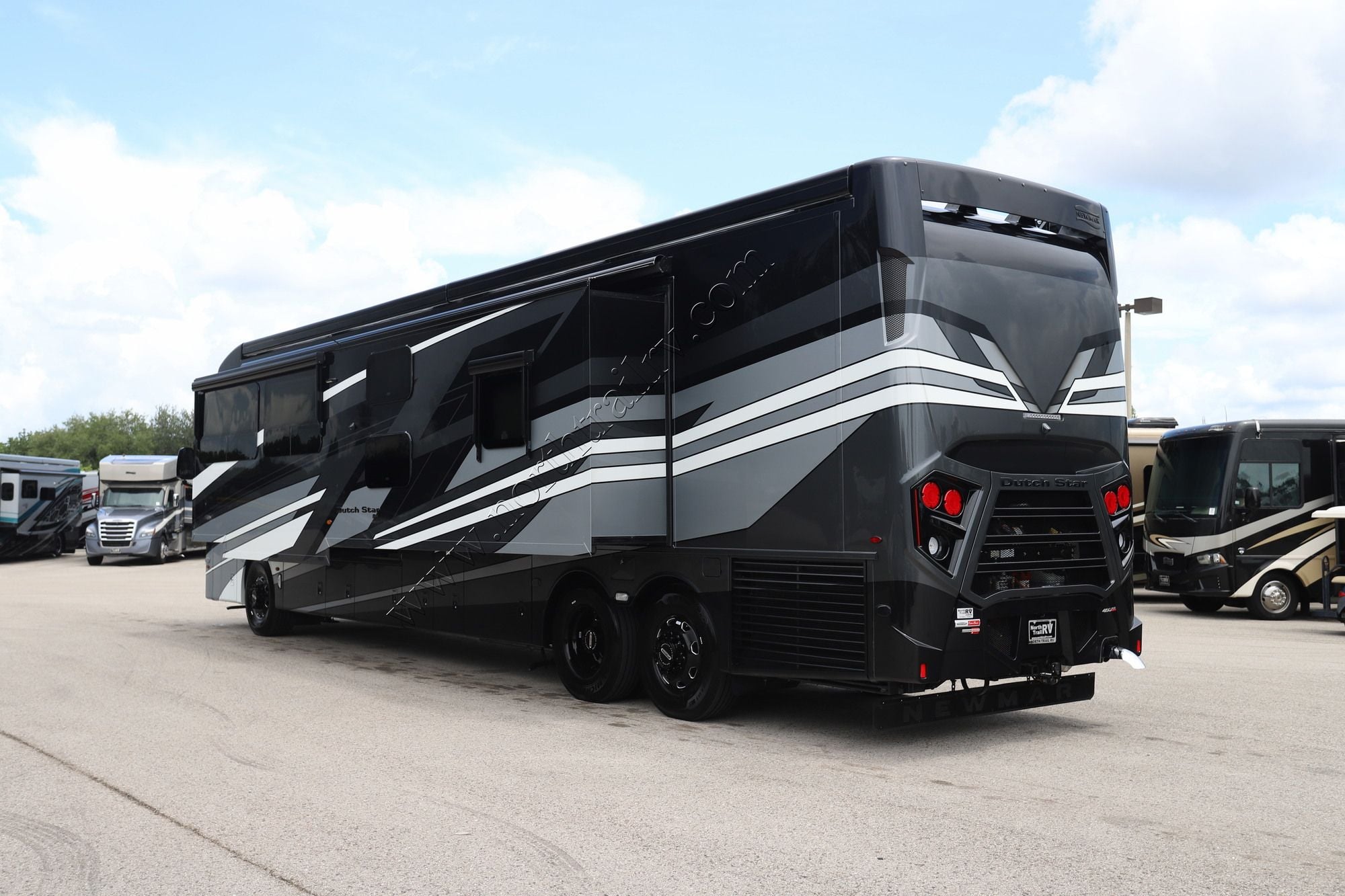 New 2027 Newmar Dutch Star 4340 Class A  For Sale