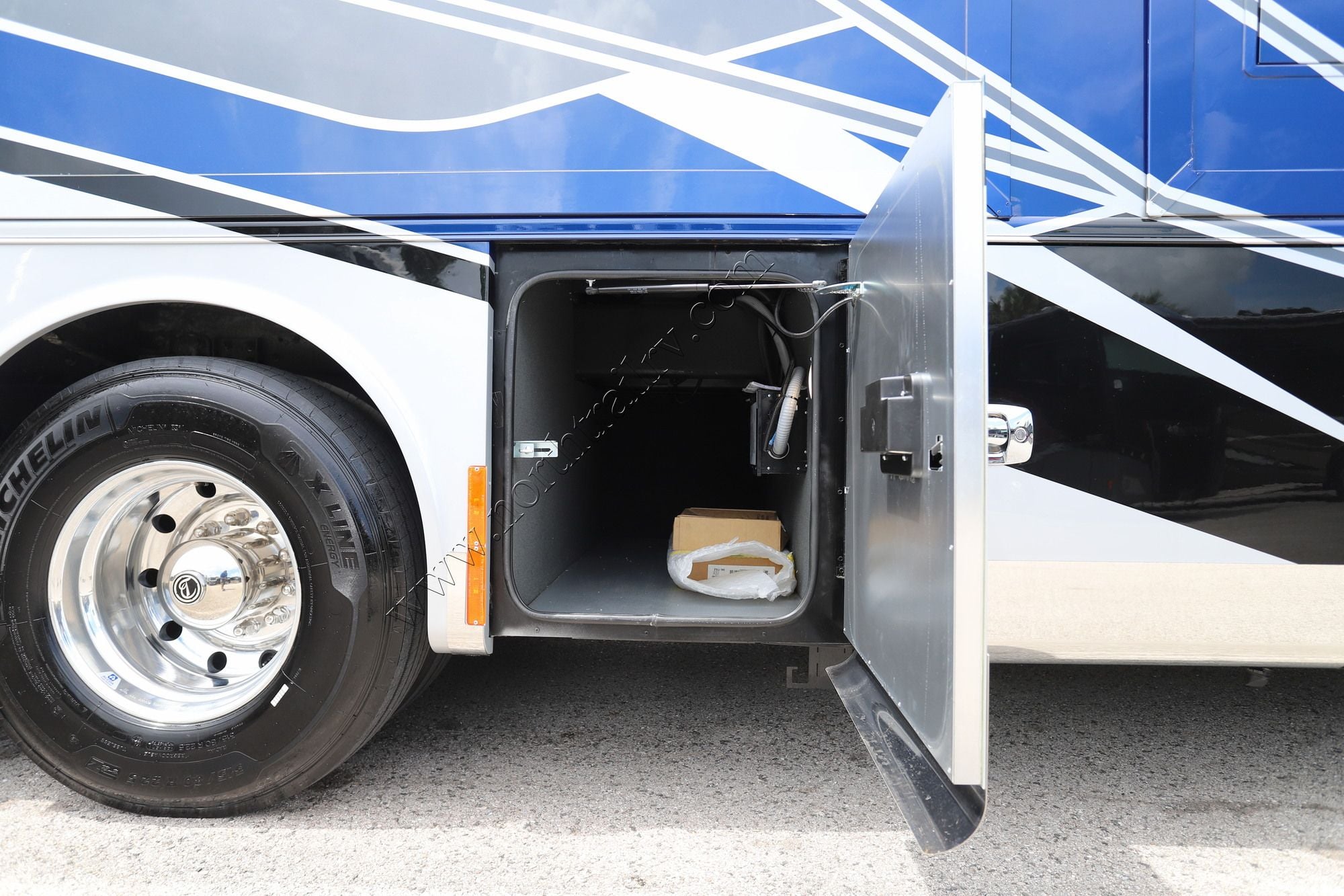 New 2027 Tiffin Motor Homes Allegro Bus 45OPP Class A  For Sale