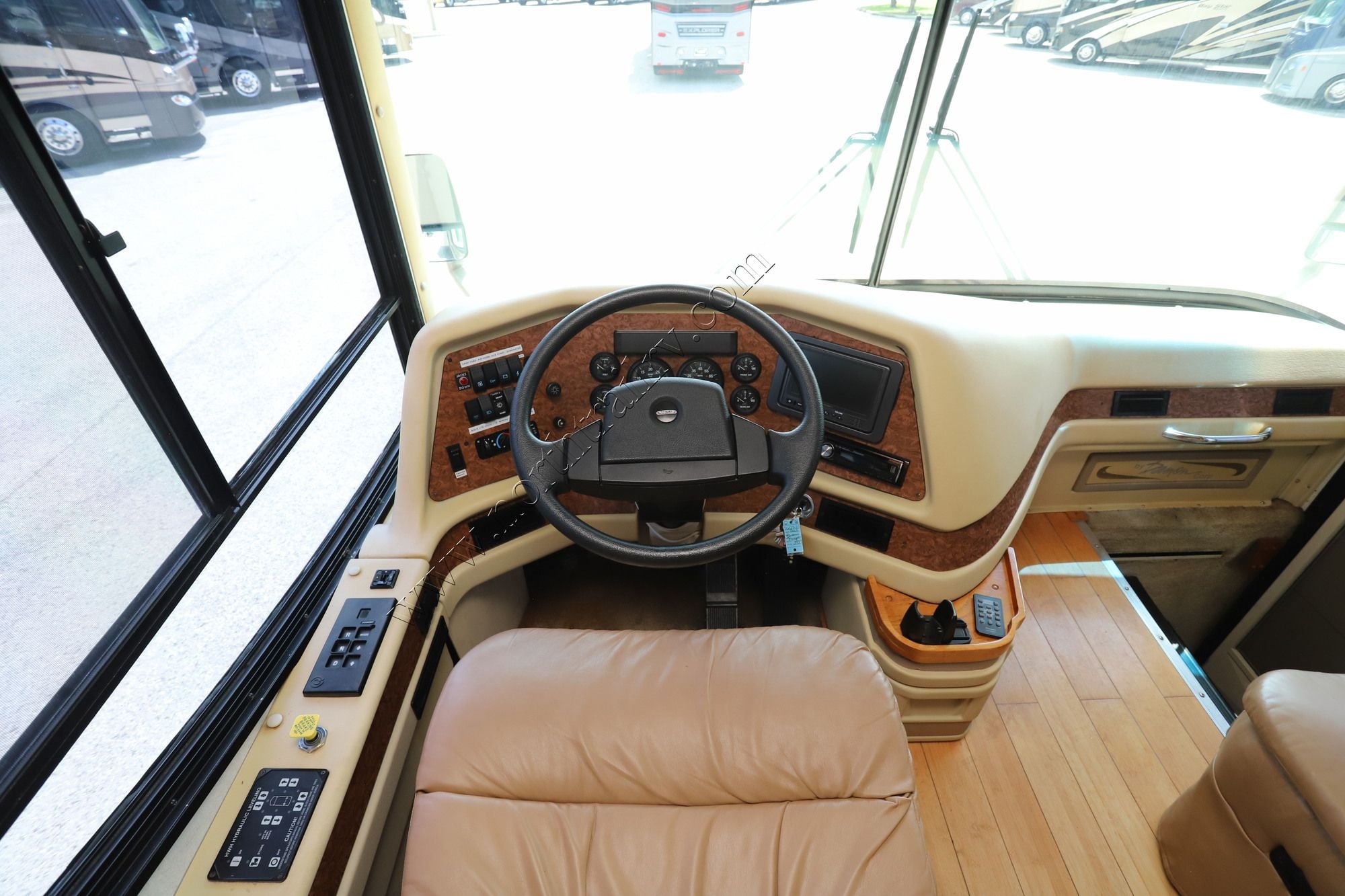Used 2003 Damon Escaper 3979 Class A  For Sale